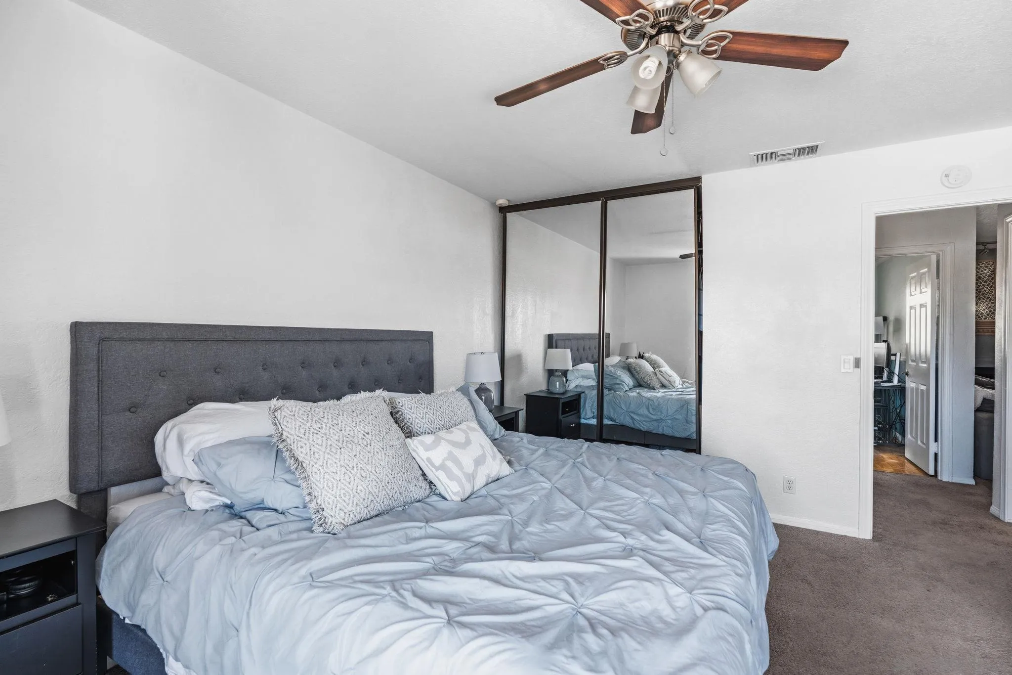 https://cdn.realtyfeed.com/cdn/127/260016239/05413b6b15d4c600d42bec614c85aa70.webp