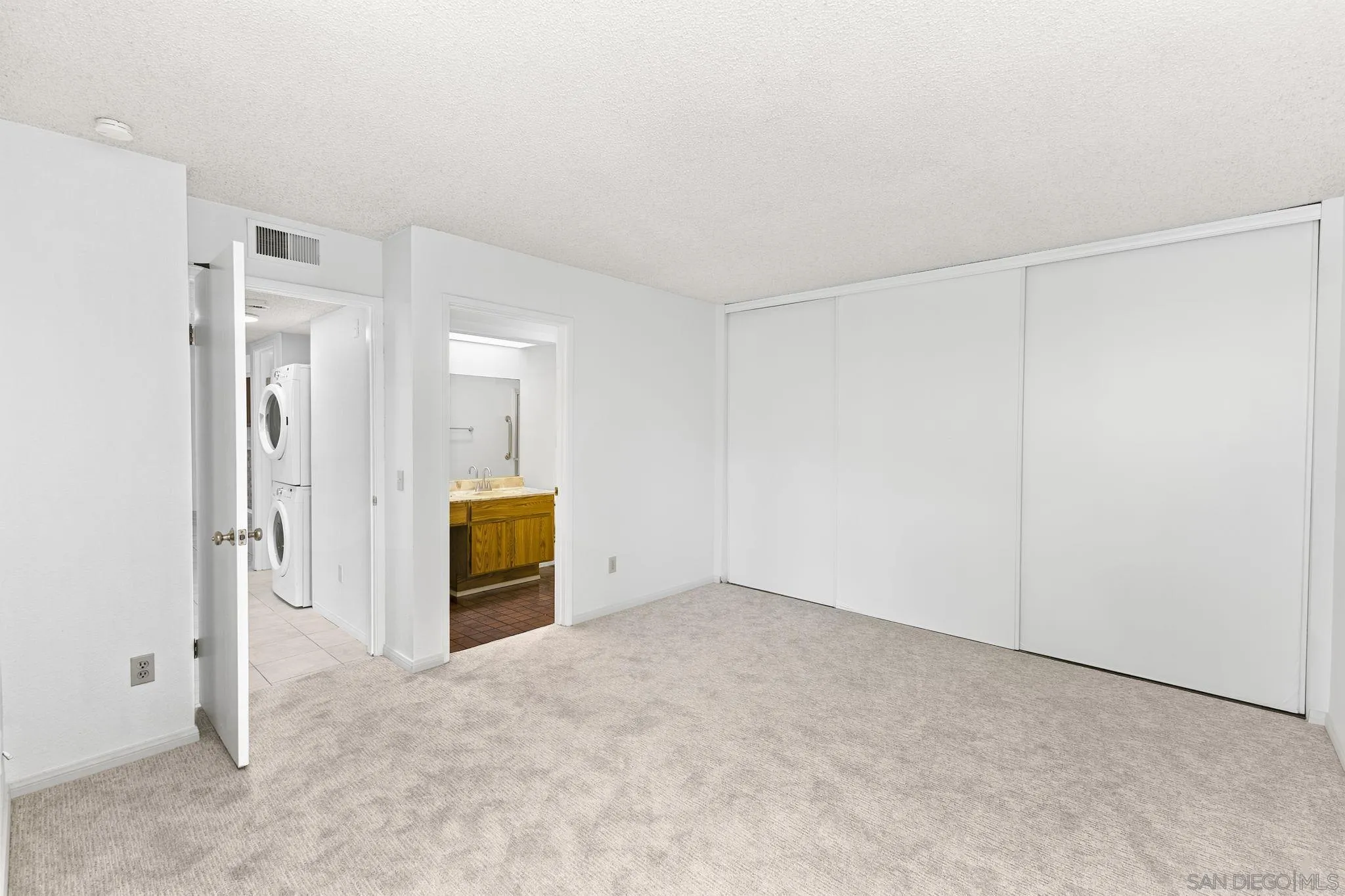 Photo #37: 260016245 Listing: Photo #37