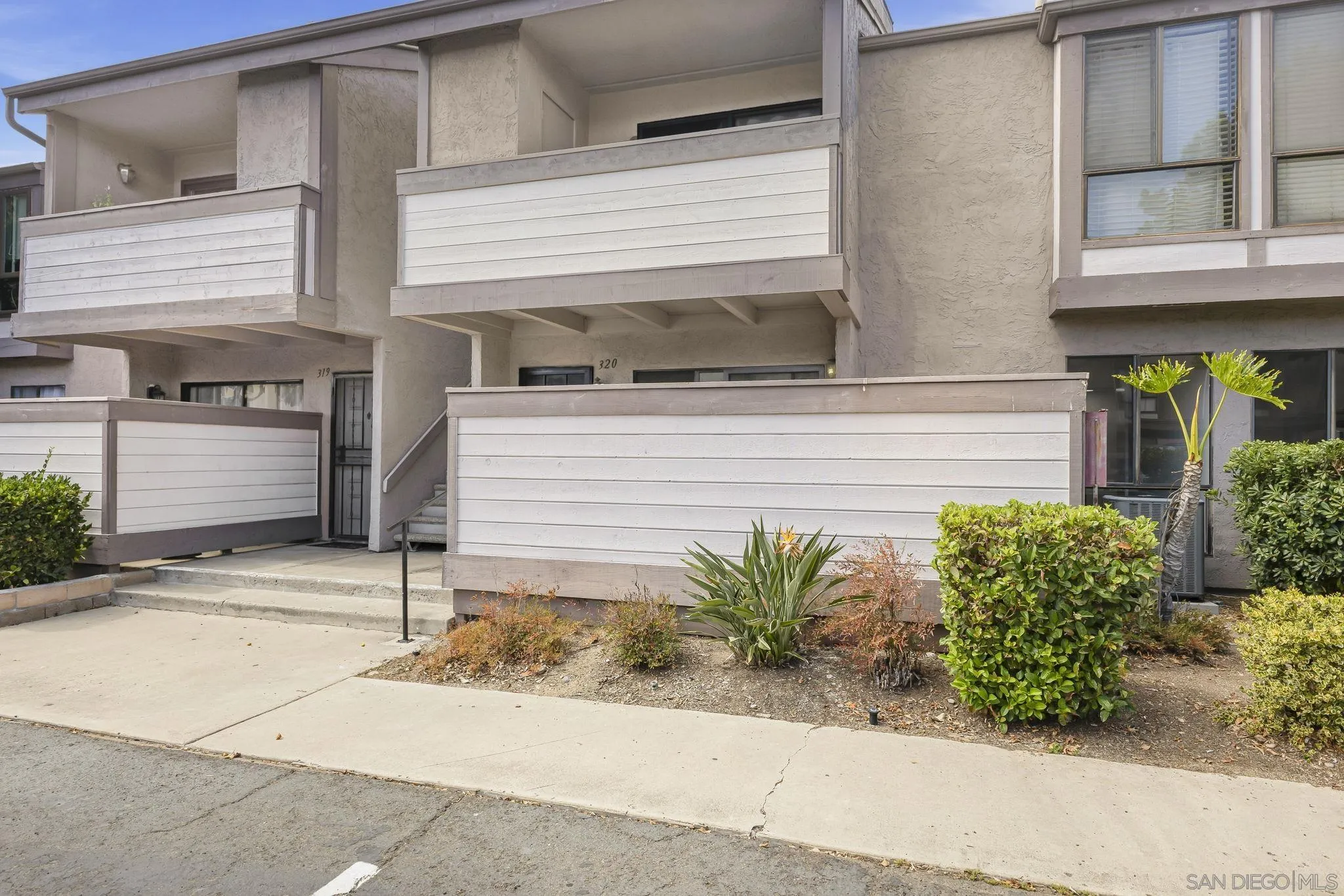 Photo #1: 260016245 Listing: Photo #1
