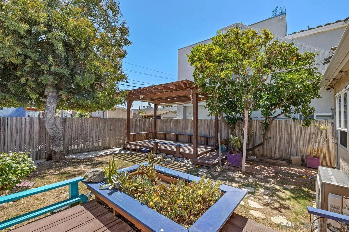 https://cdn.realtyfeed.com/cdn/127/260016250/937936b00c0aa385911d3cf783cc2461.webp