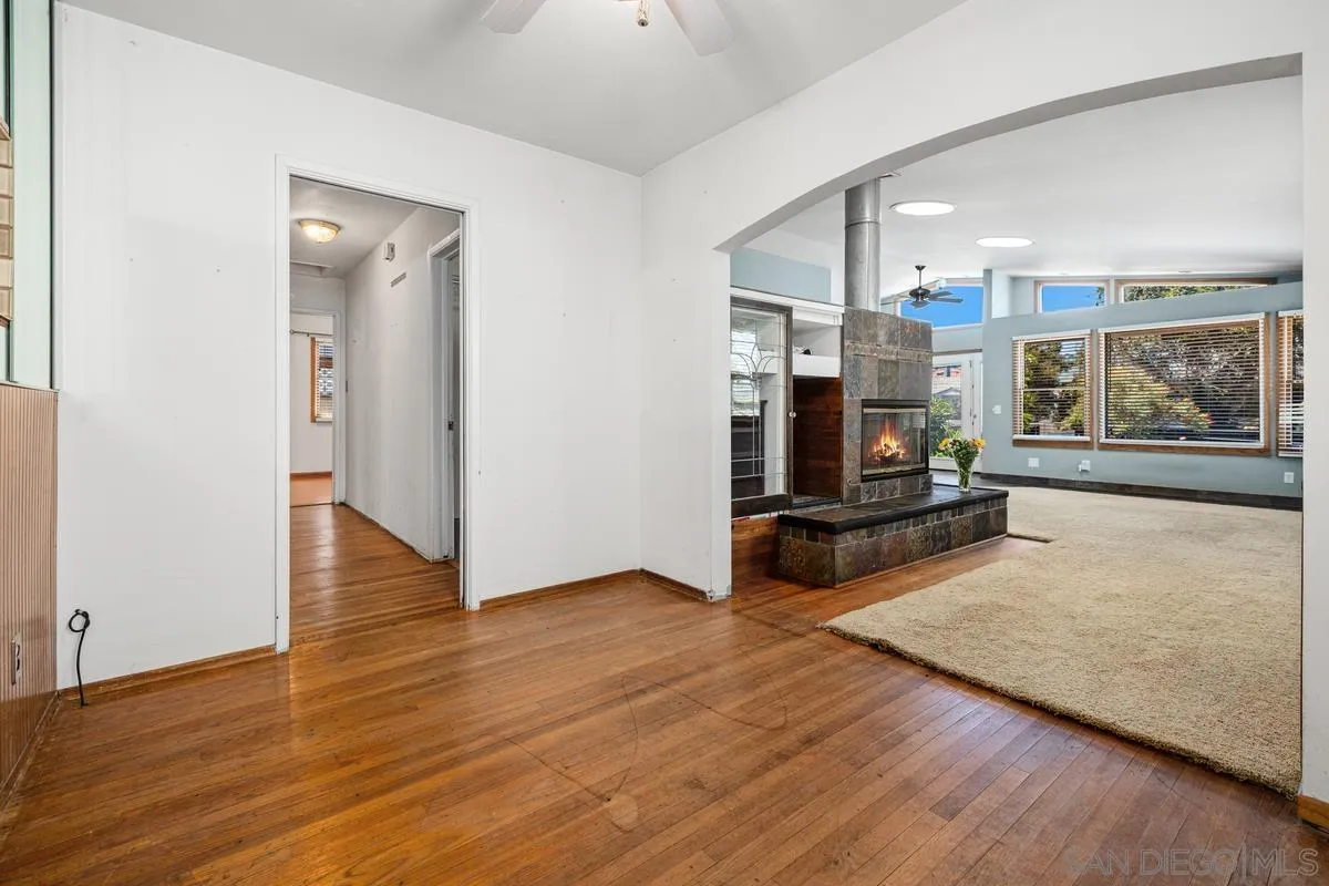 https://cdn.realtyfeed.com/cdn/127/260016250/b263482ece1b352faf4d6c47f38e92d7.webp