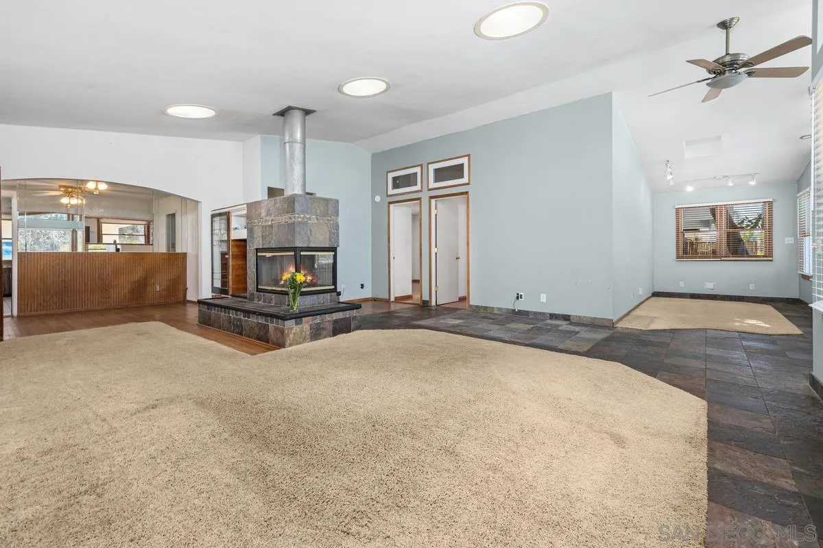 https://cdn.realtyfeed.com/cdn/127/260016250/d026054a914426c1974db9d670bb8e74.webp
