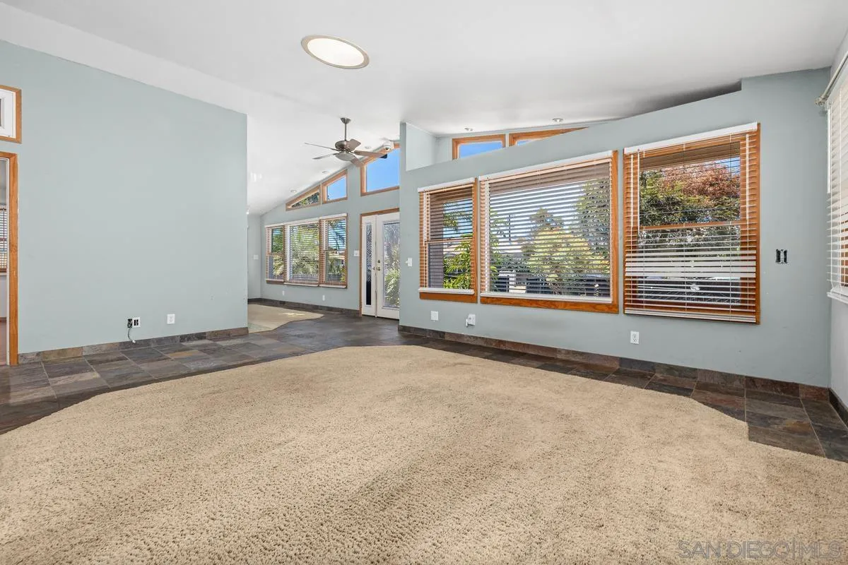 https://cdn.realtyfeed.com/cdn/127/260016250/e3a09c07beefe50a79d32d8ddb4f9960.webp