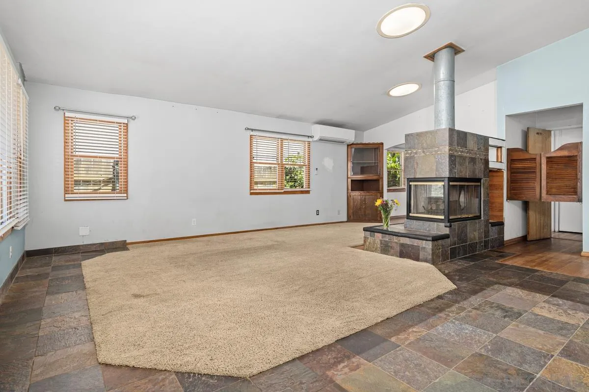 https://cdn.realtyfeed.com/cdn/127/260016250/e605ba1a9eae4ee4a6f97cc2de26b0af.webp