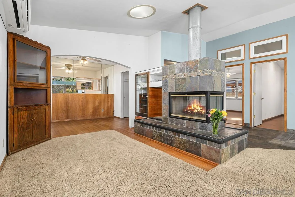 https://cdn.realtyfeed.com/cdn/127/260016250/f80141a887e42438bfe8480932bf9c7a.webp