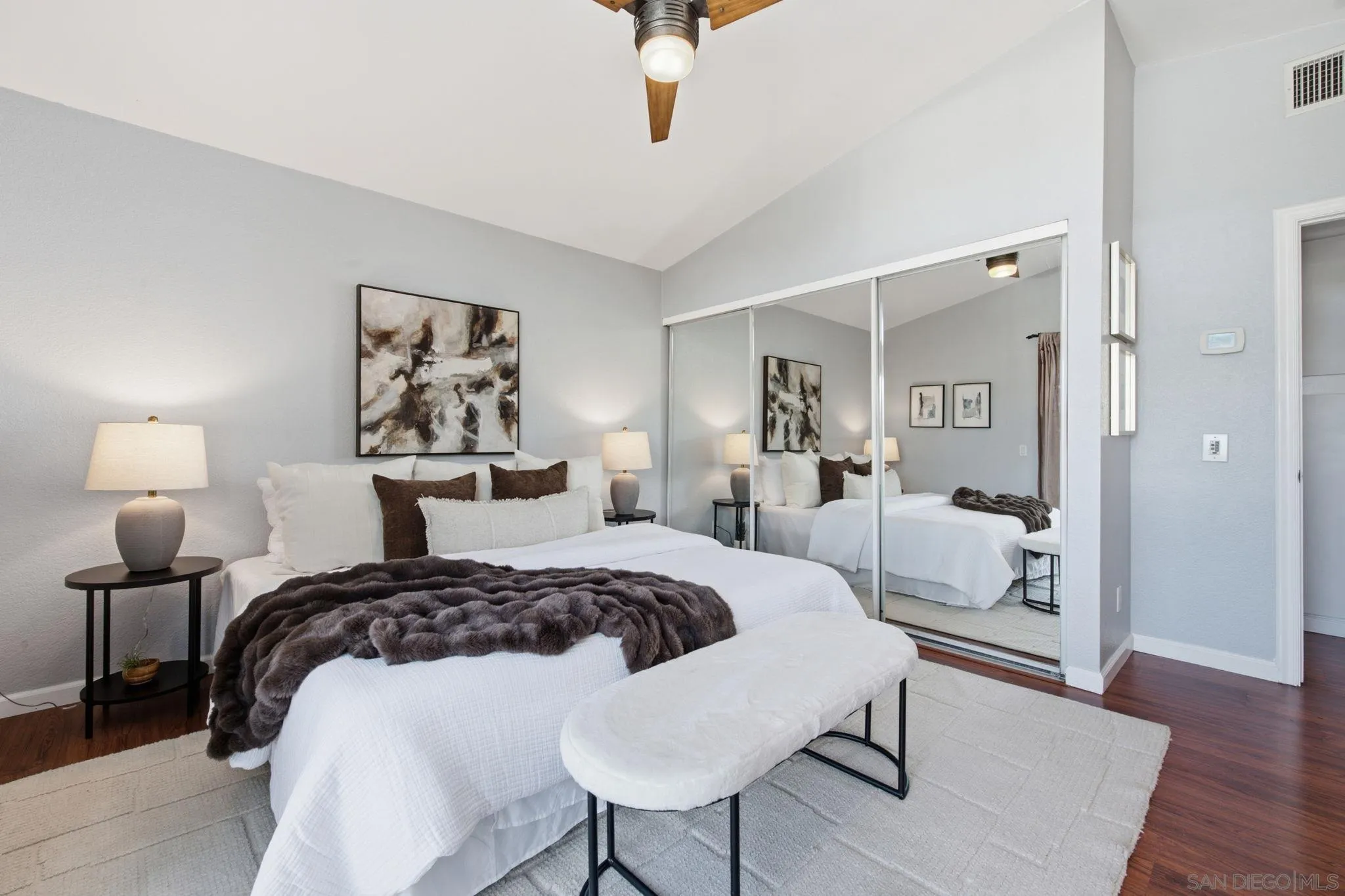 https://cdn.realtyfeed.com/cdn/127/260016252/0e3c240b012d97ba64367b6d68817ce1.webp