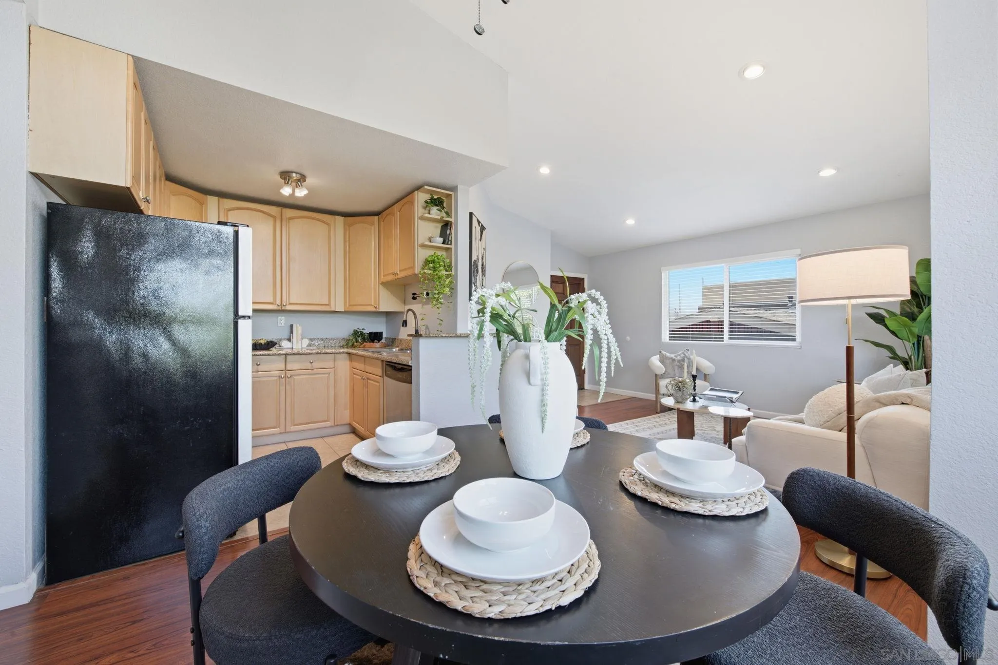 https://cdn.realtyfeed.com/cdn/127/260016252/79bd58548e718e6f8d76f66eff6f5845.webp