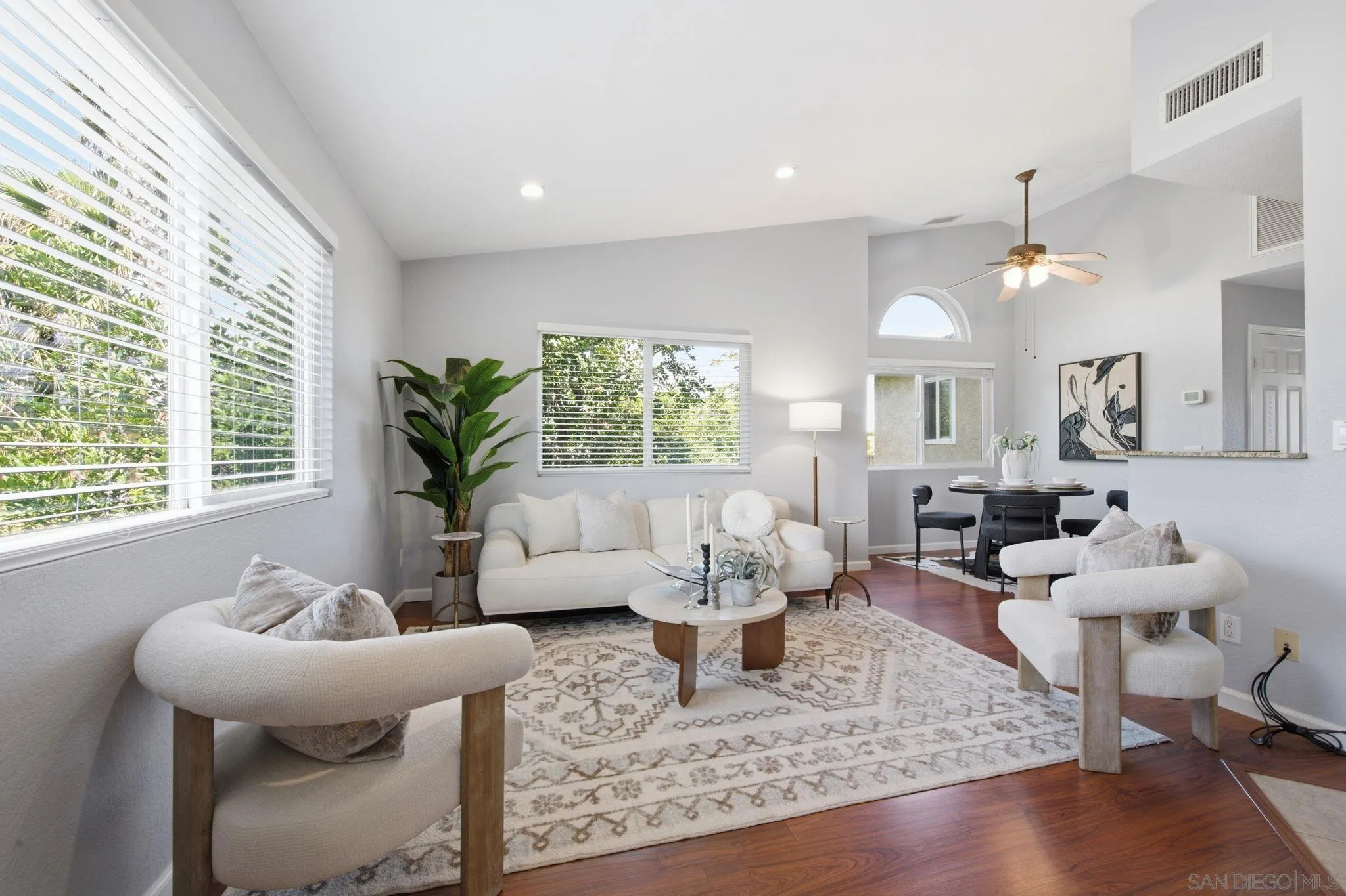 https://cdn.realtyfeed.com/cdn/127/260016252/ca47a50f94a6e62004a17d7dd198fbe4.webp