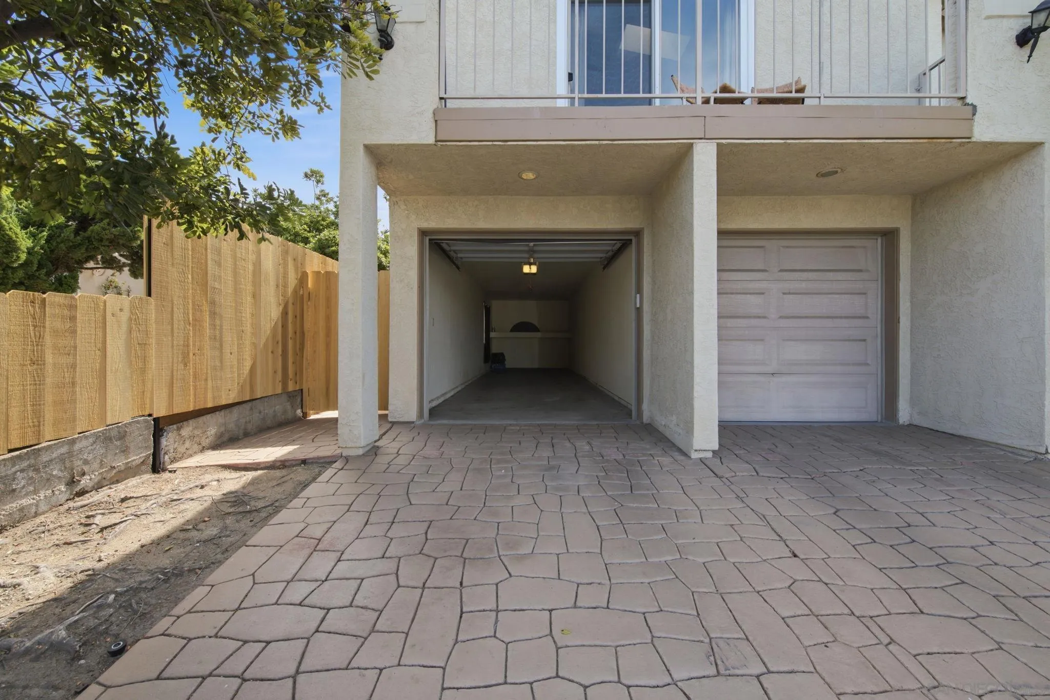 https://cdn.realtyfeed.com/cdn/127/260016252/cae34cad04344caf45ed8bfa33e0208d.webp