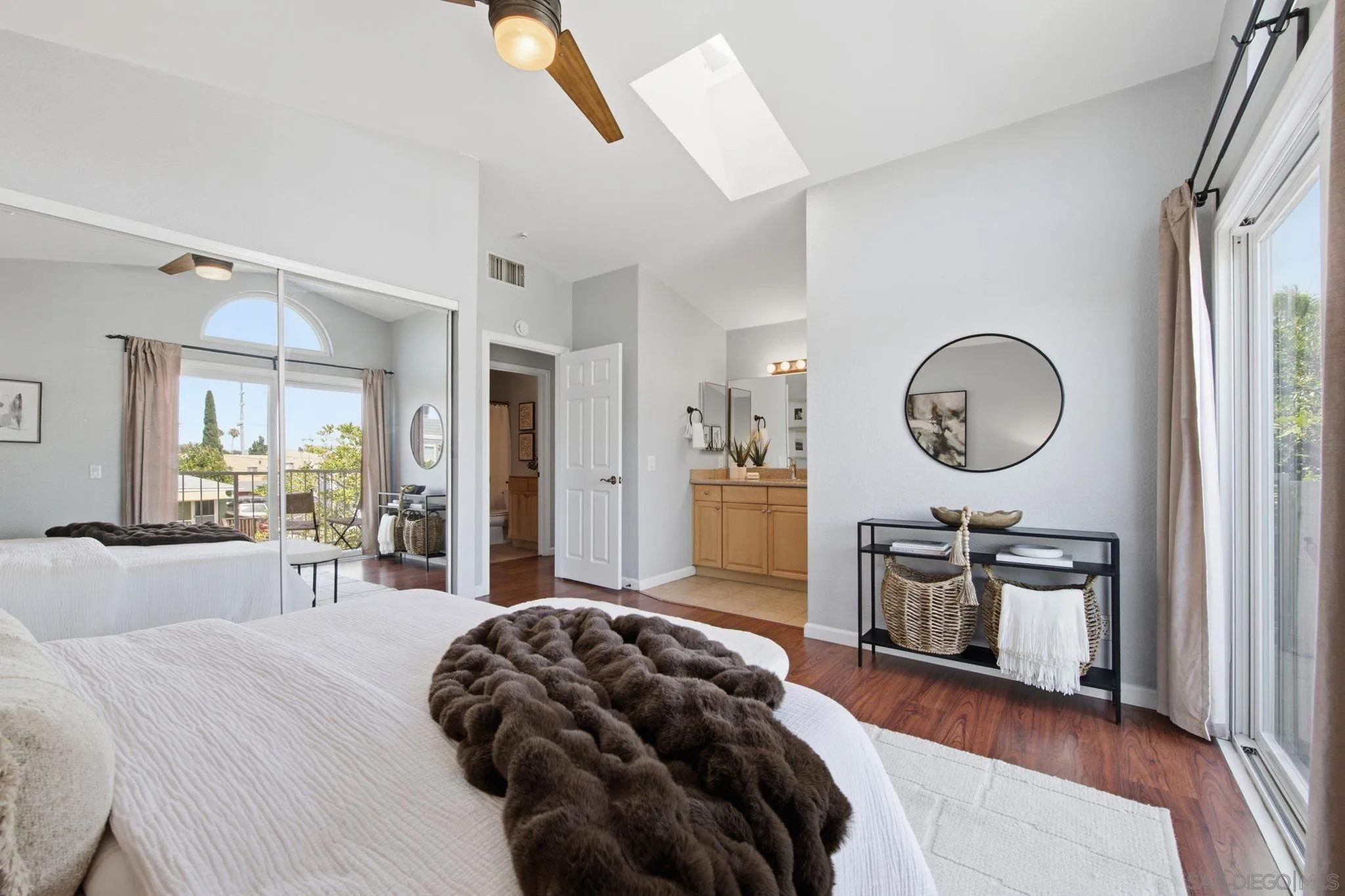 https://cdn.realtyfeed.com/cdn/127/260016252/cb41363aeba328d6918a6b64e45e2147.webp