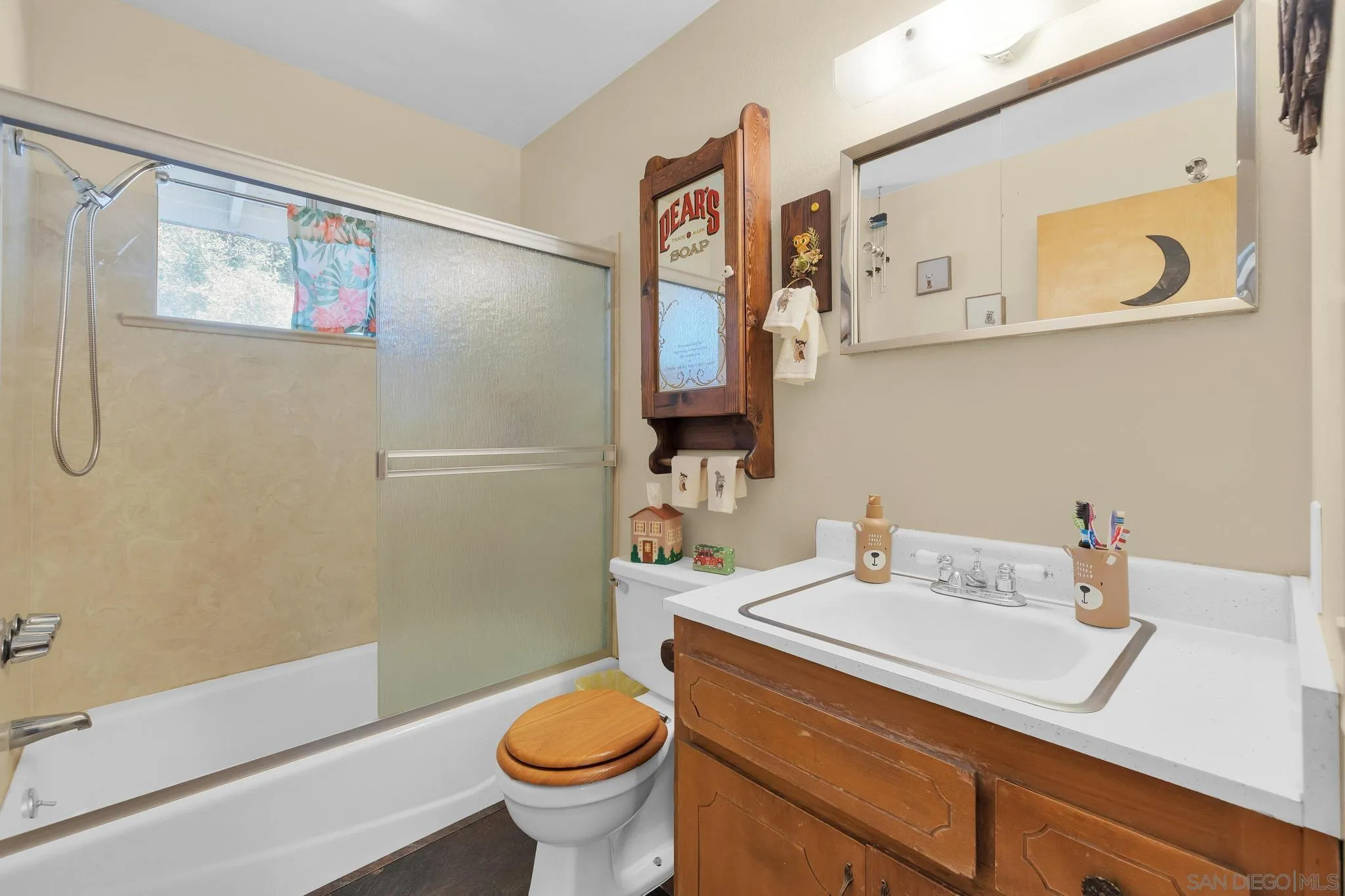 https://cdn.realtyfeed.com/cdn/127/260016261/9c9518672556da31ce5841975ad66e48.webp