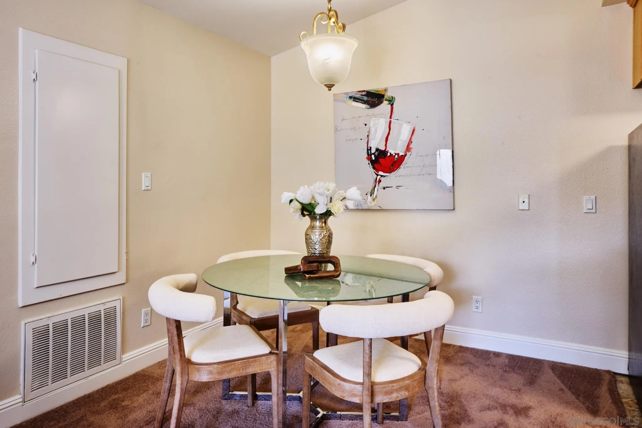 https://cdn.realtyfeed.com/cdn/127/260016267/ded92492616ae7c45ec062a5d67b3e48.webp
