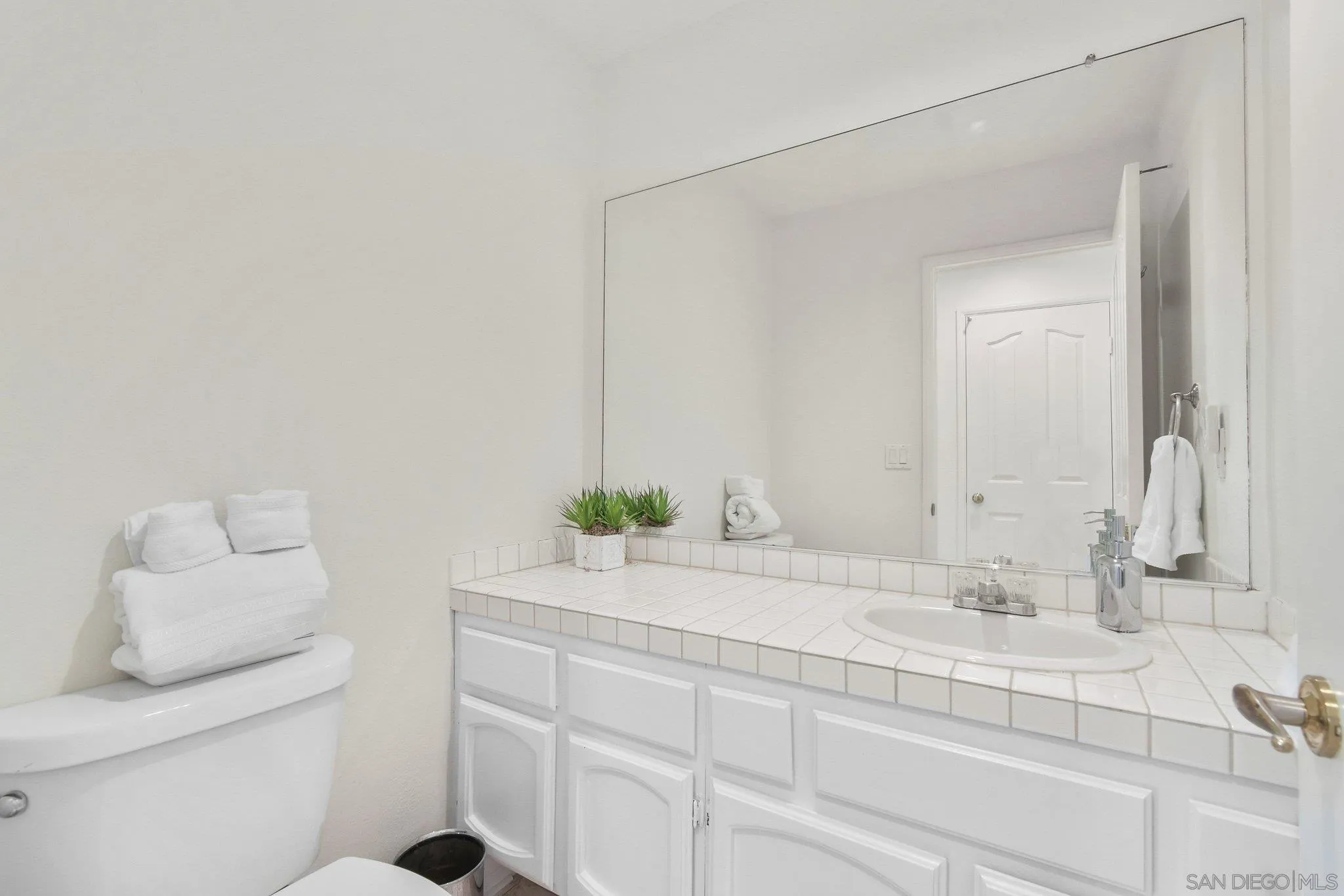 Photo #11: 260016269 Listing: Photo #11