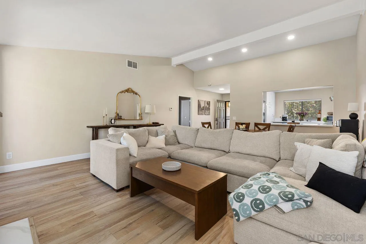 Photo #13: 260016276 Listing: Photo #13
