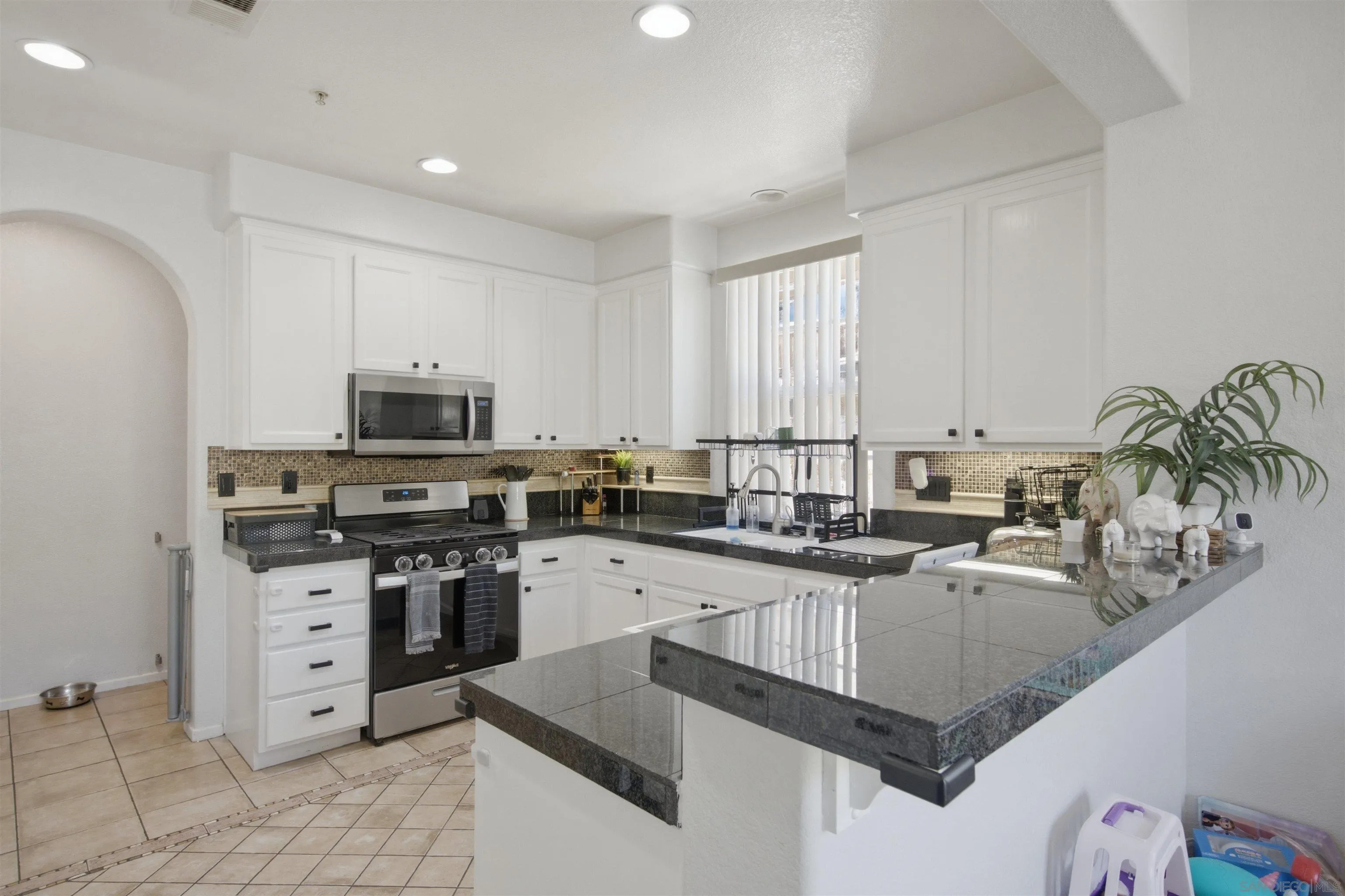 Photo #4: 260016284 Listing: Photo #4