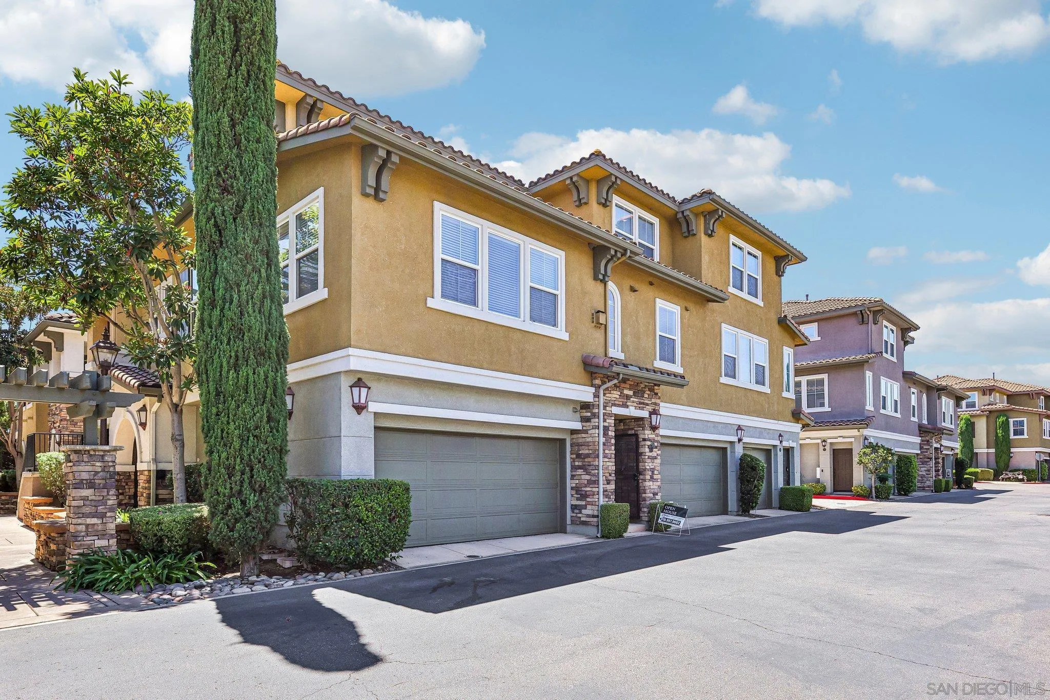 Santee, CA 92071