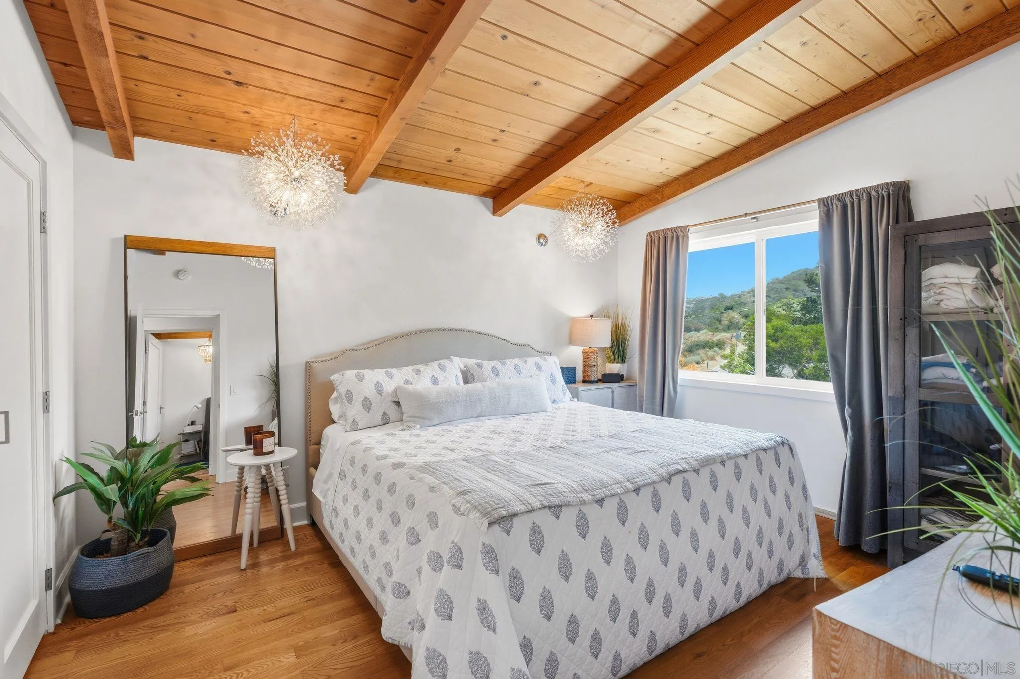 https://cdn.realtyfeed.com/cdn/127/260016299/21613ade6890f674e82fcb19326c909b.webp