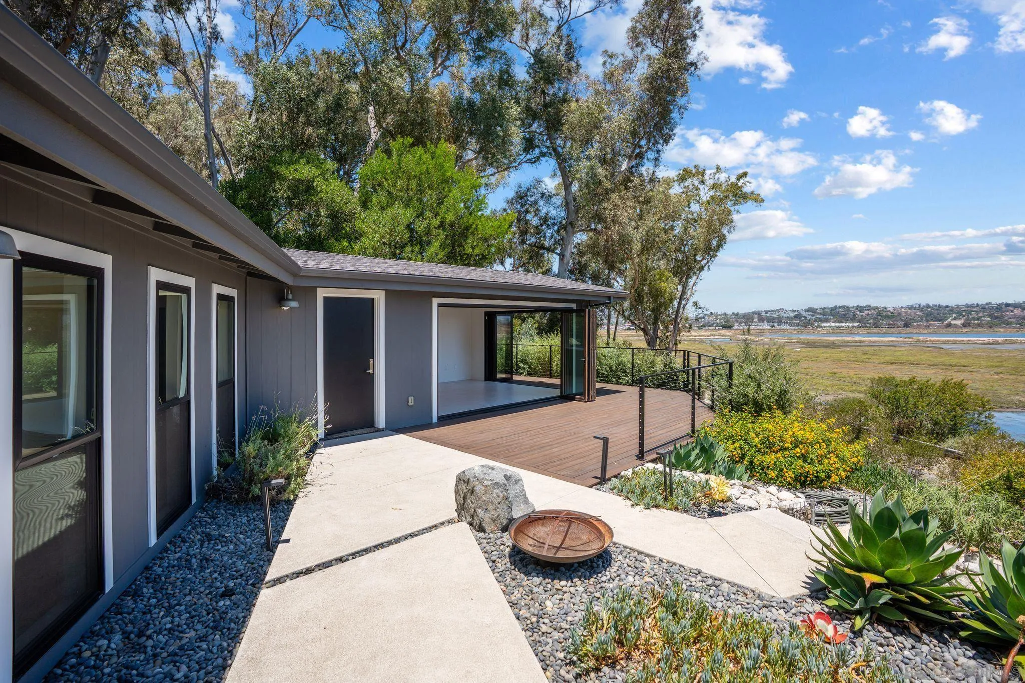 https://cdn.realtyfeed.com/cdn/127/260016299/7b614f797c78ad088f2b816e1b9bb5cc.webp