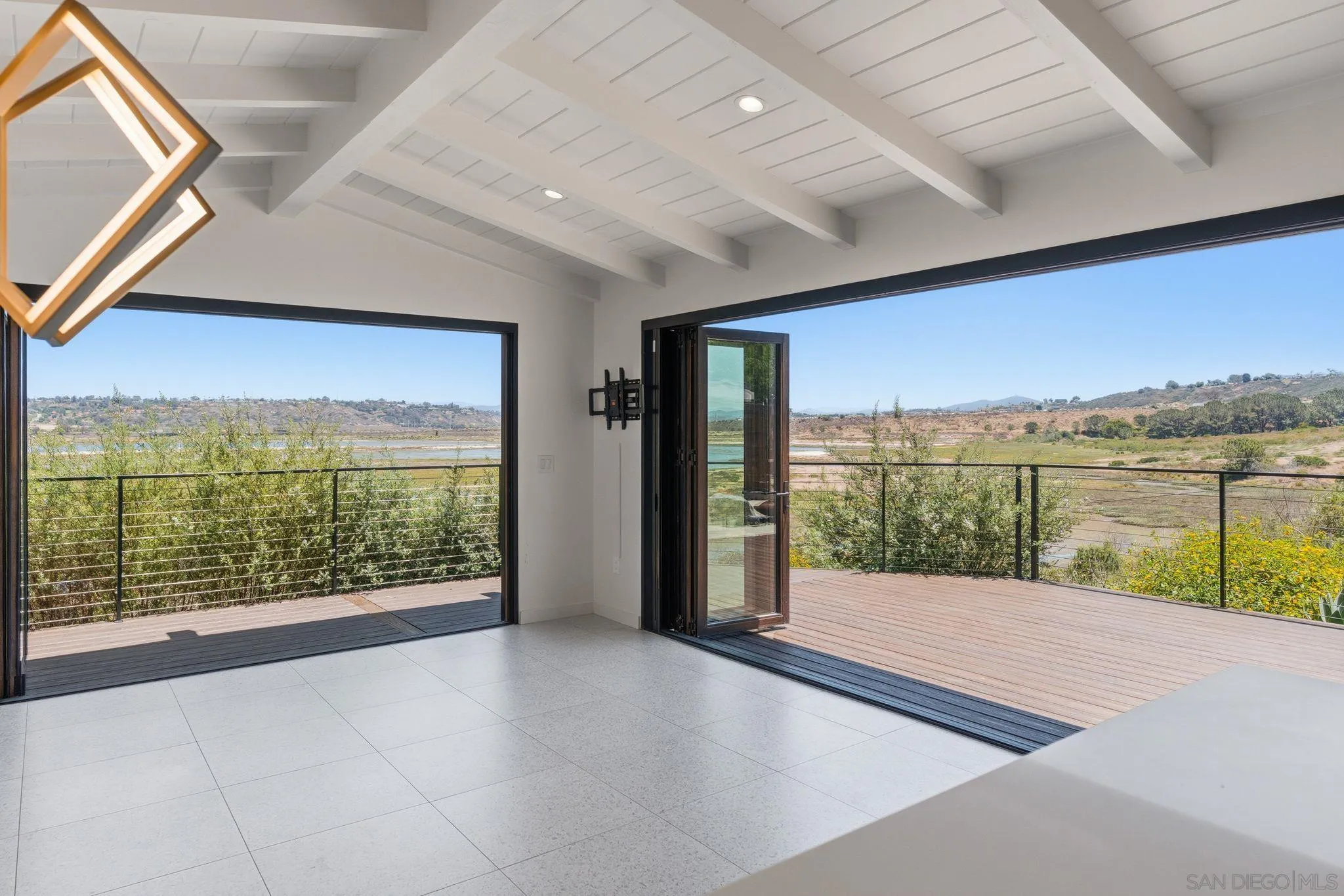 https://cdn.realtyfeed.com/cdn/127/260016299/af6e3fcc269c5b3d8f413b8d66721557.webp