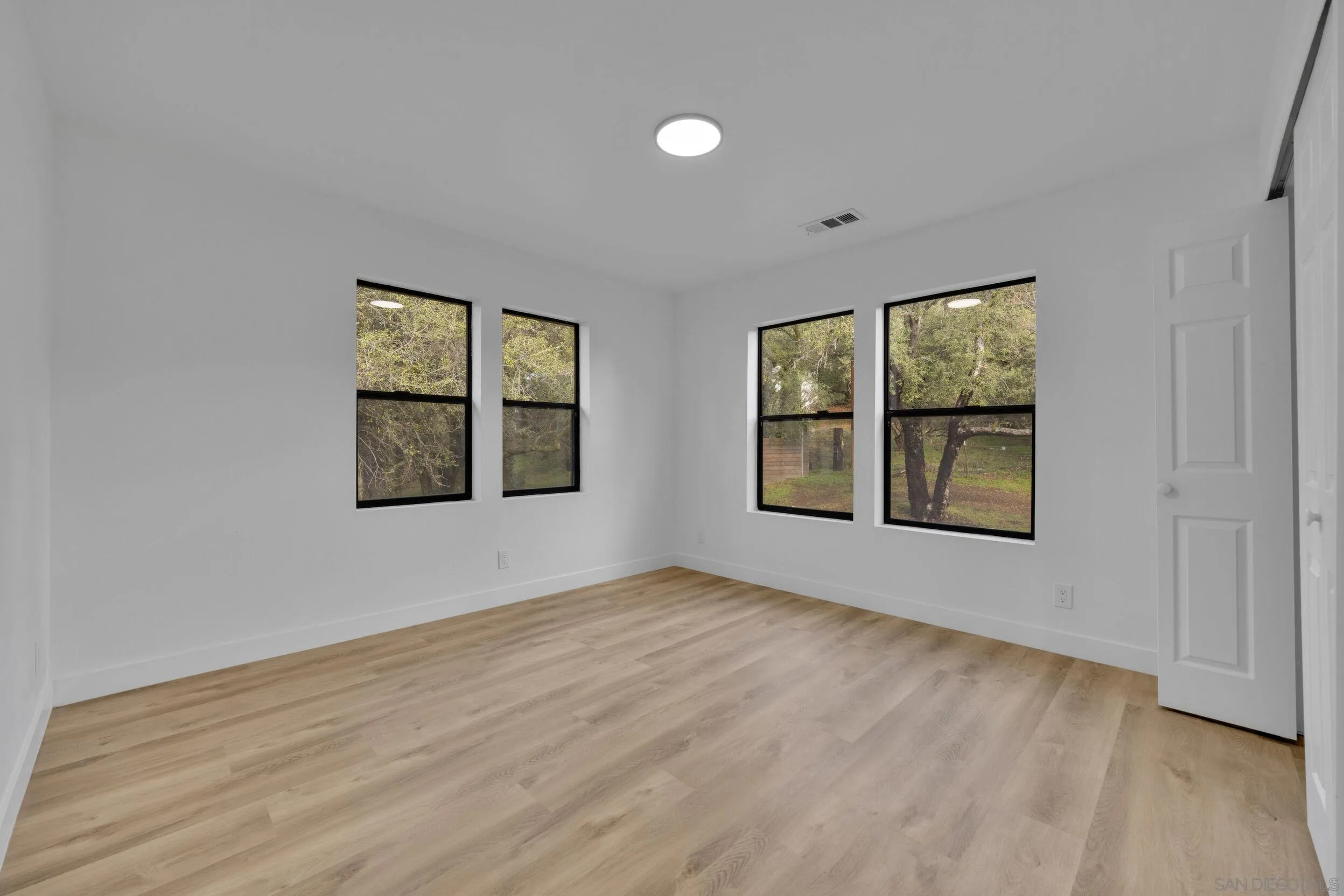 https://cdn.realtyfeed.com/cdn/127/2600163/46e9c0de2a9471c5d33bd496144e2a18.webp
