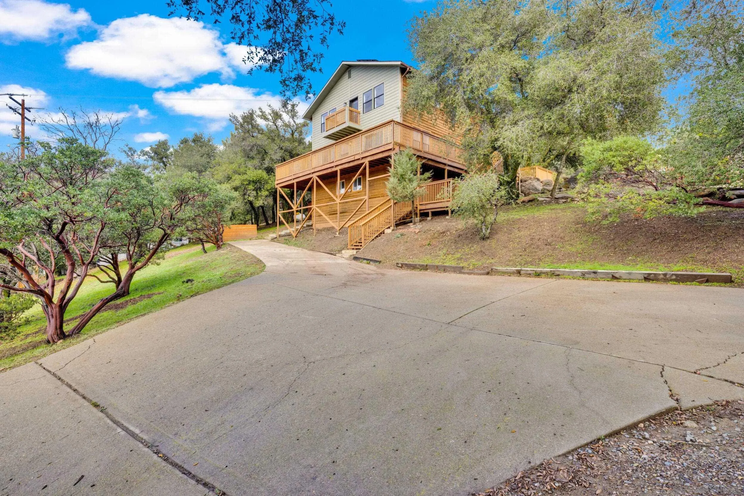 https://cdn.realtyfeed.com/cdn/127/2600163/7a80953142630265a800a3aed790acbf.webp