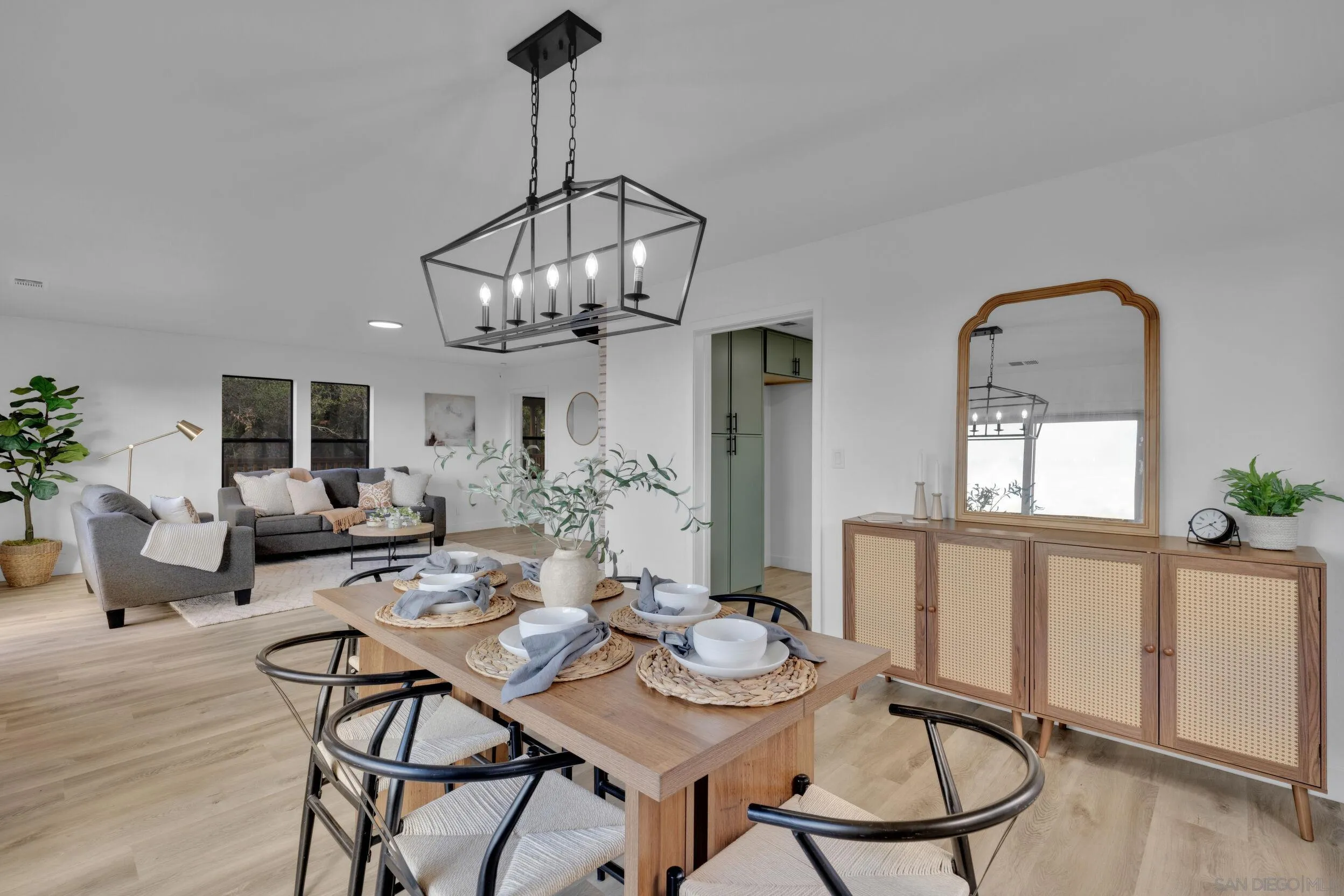 https://cdn.realtyfeed.com/cdn/127/2600163/88a80c9f811ba541063d8702bdd57c30.webp