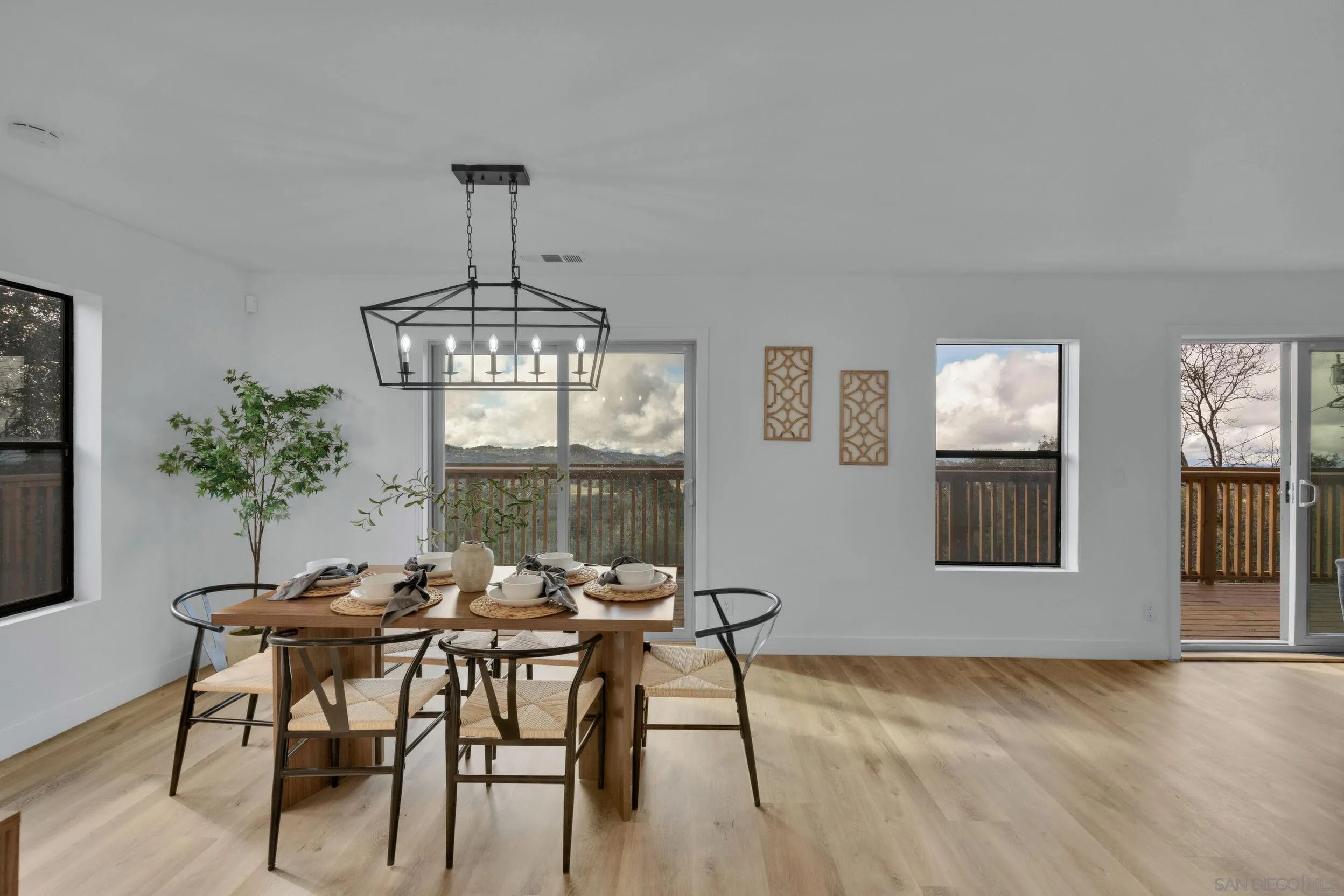 https://cdn.realtyfeed.com/cdn/127/2600163/e87c42879fe435caaac391085374349e.webp