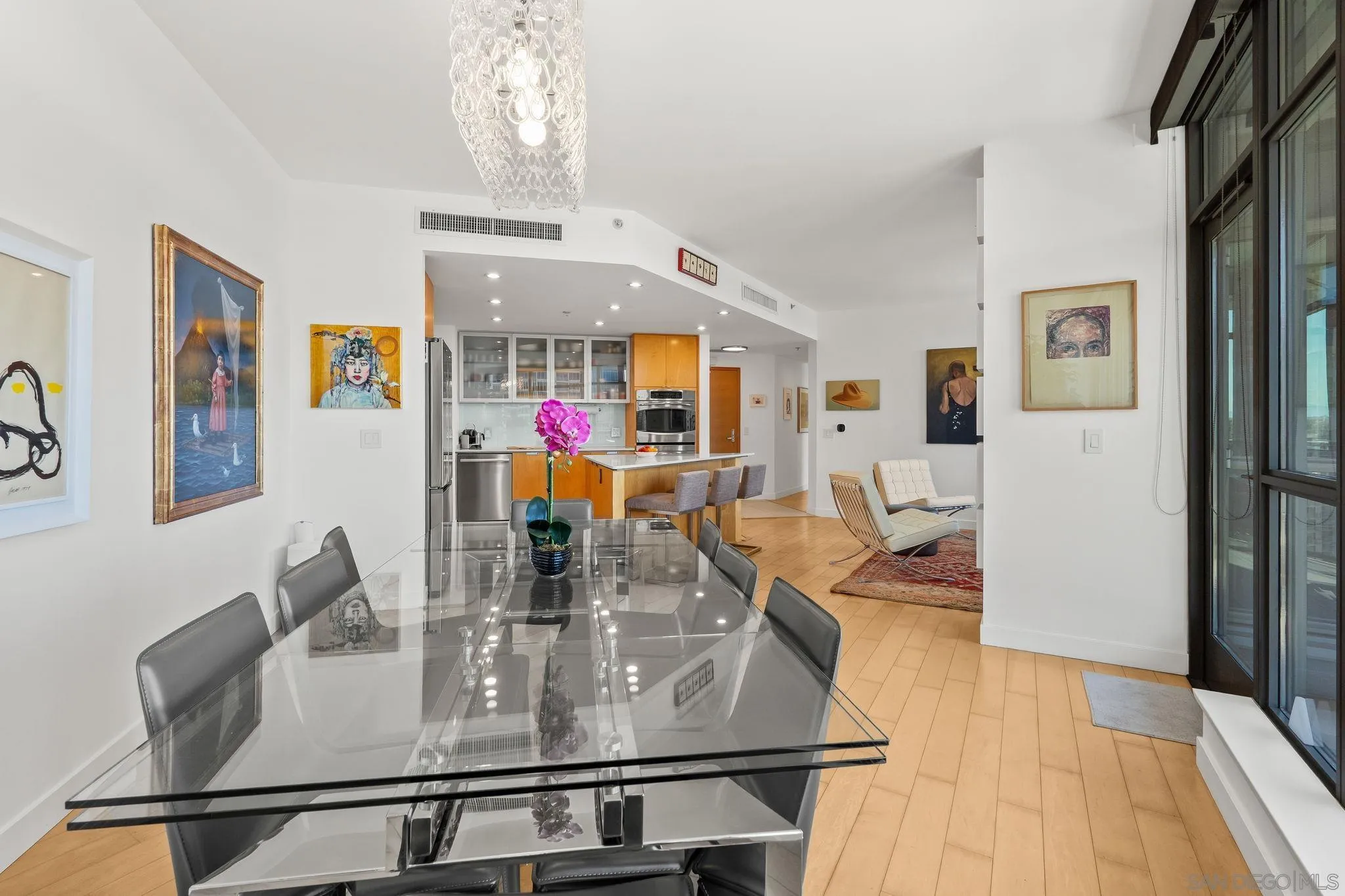 Photo #8: 260016300 Listing: Photo #8