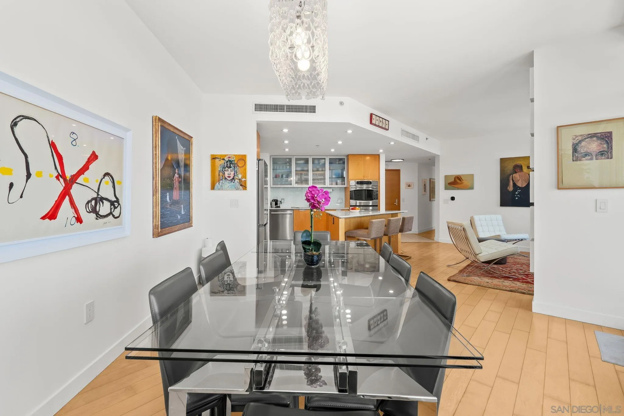 Photo #7: 260016300 Listing: Photo #7