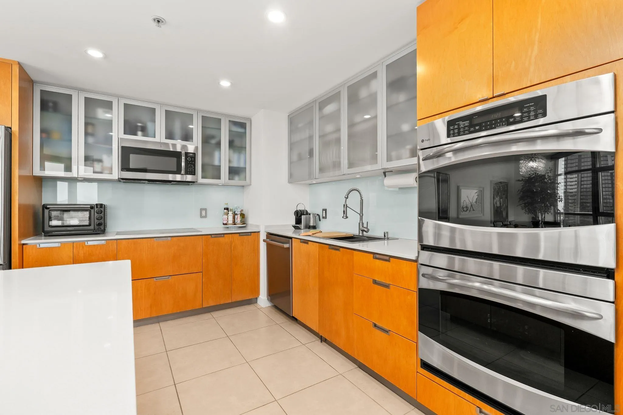 Photo #14: 260016300 Listing: Photo #14