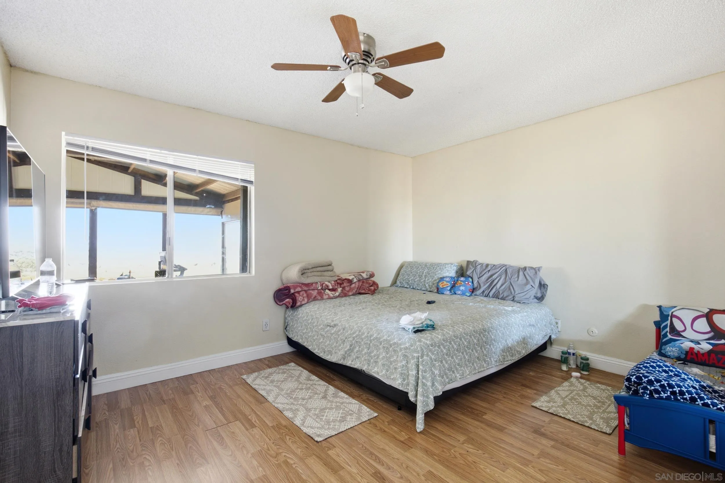 https://cdn.realtyfeed.com/cdn/127/260016301/76494c46d1fd3ce2194ca27da8809ebf.webp