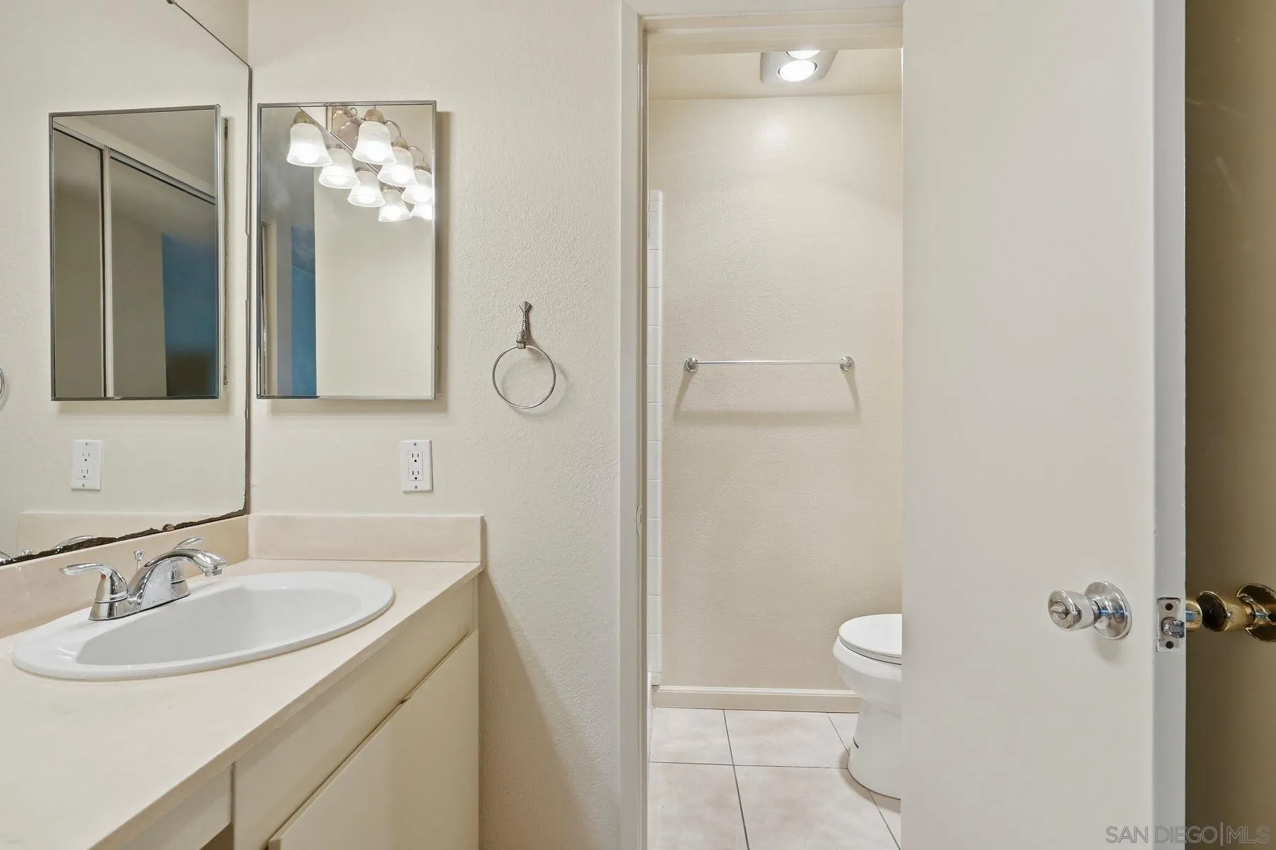 Photo #14: 260016303 Listing: Photo #14