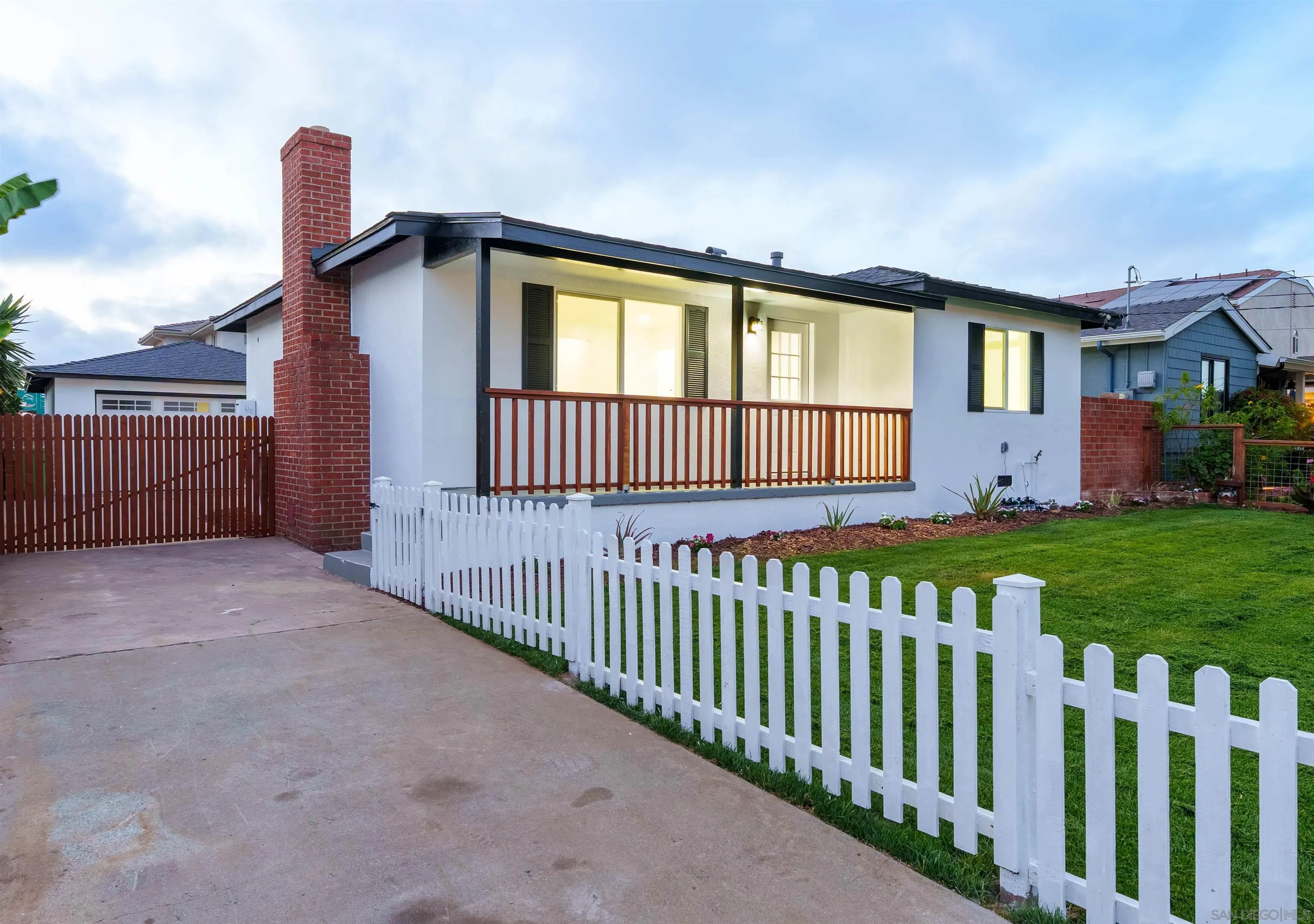 https://cdn.realtyfeed.com/cdn/127/260016313/2323e9738a2cb047bc34418fc538d424.webp
