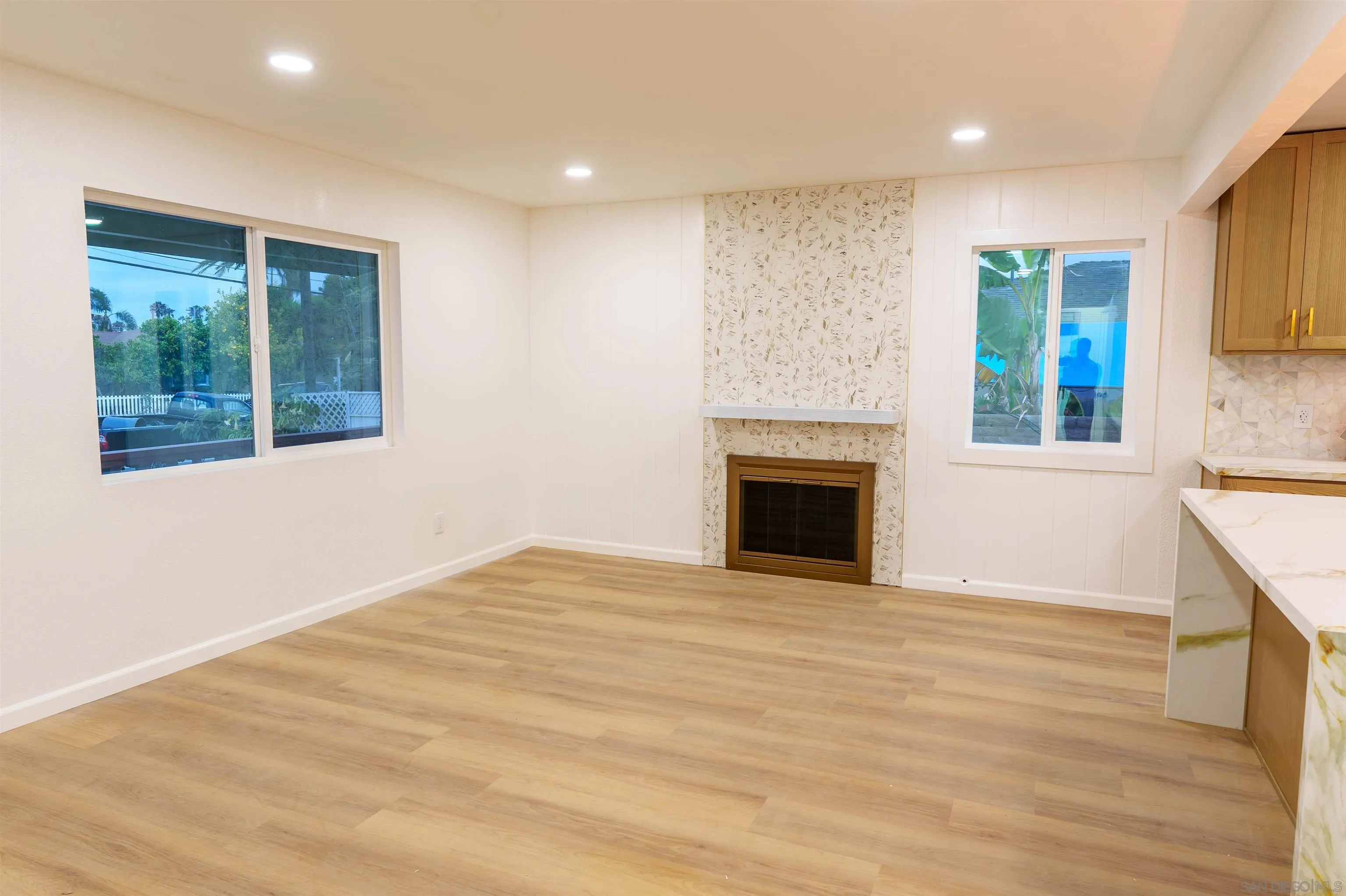 https://cdn.realtyfeed.com/cdn/127/260016313/3fe23a29affa3def80cfdce5fa076dfc.webp