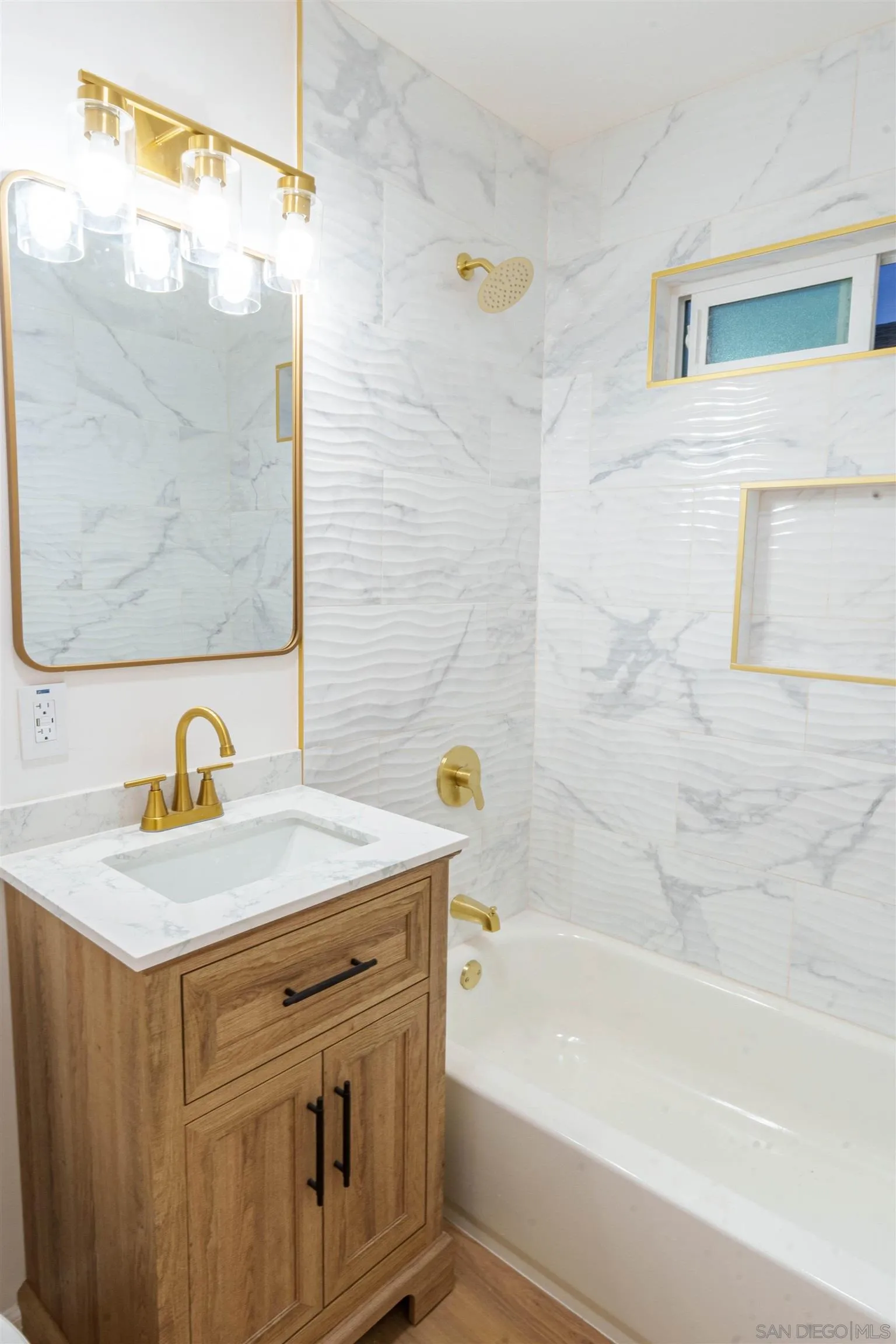 https://cdn.realtyfeed.com/cdn/127/260016313/63a08c9197501909d40120e835deb97a.webp