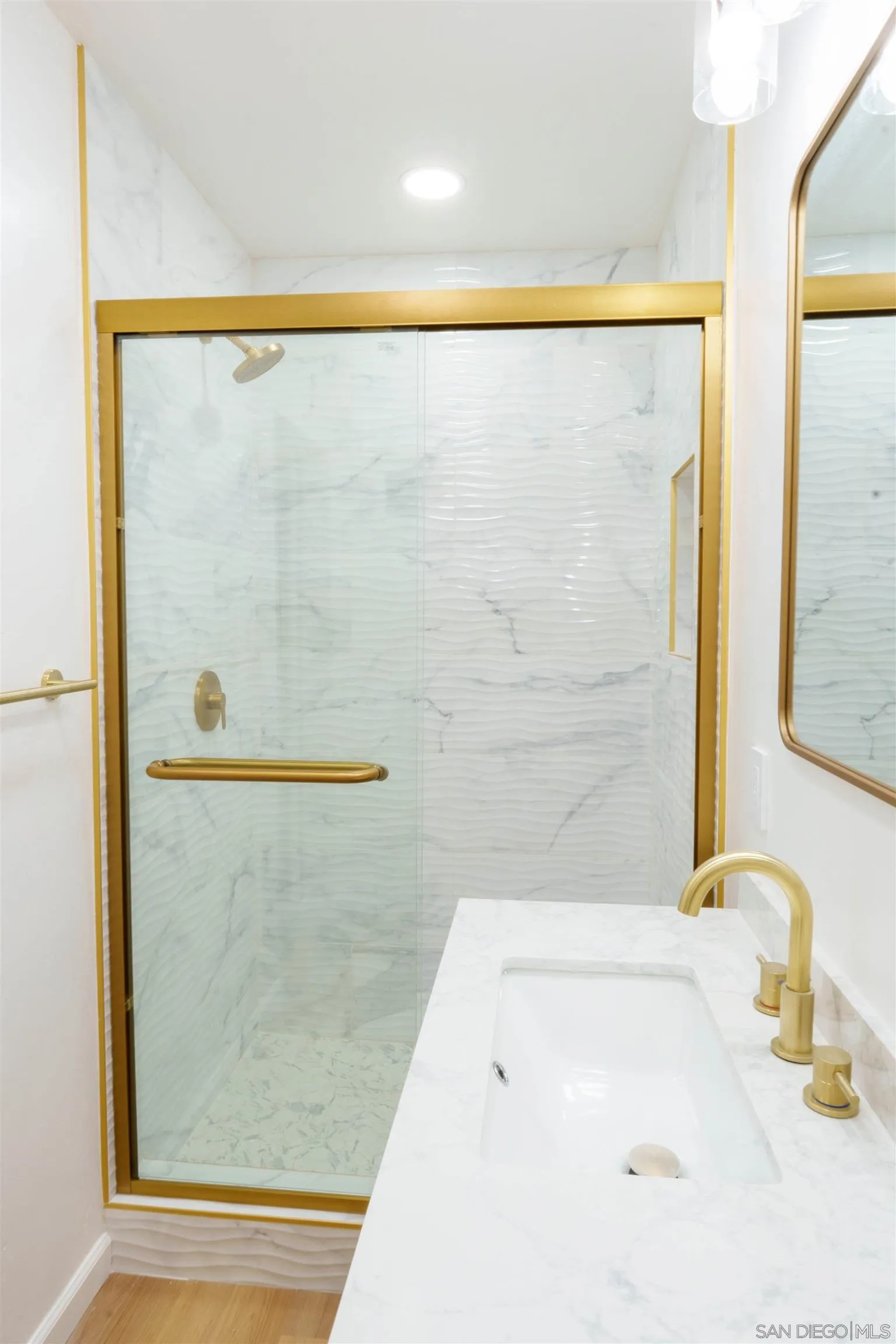 https://cdn.realtyfeed.com/cdn/127/260016313/8f56fcec588930160d9193169d599539.webp