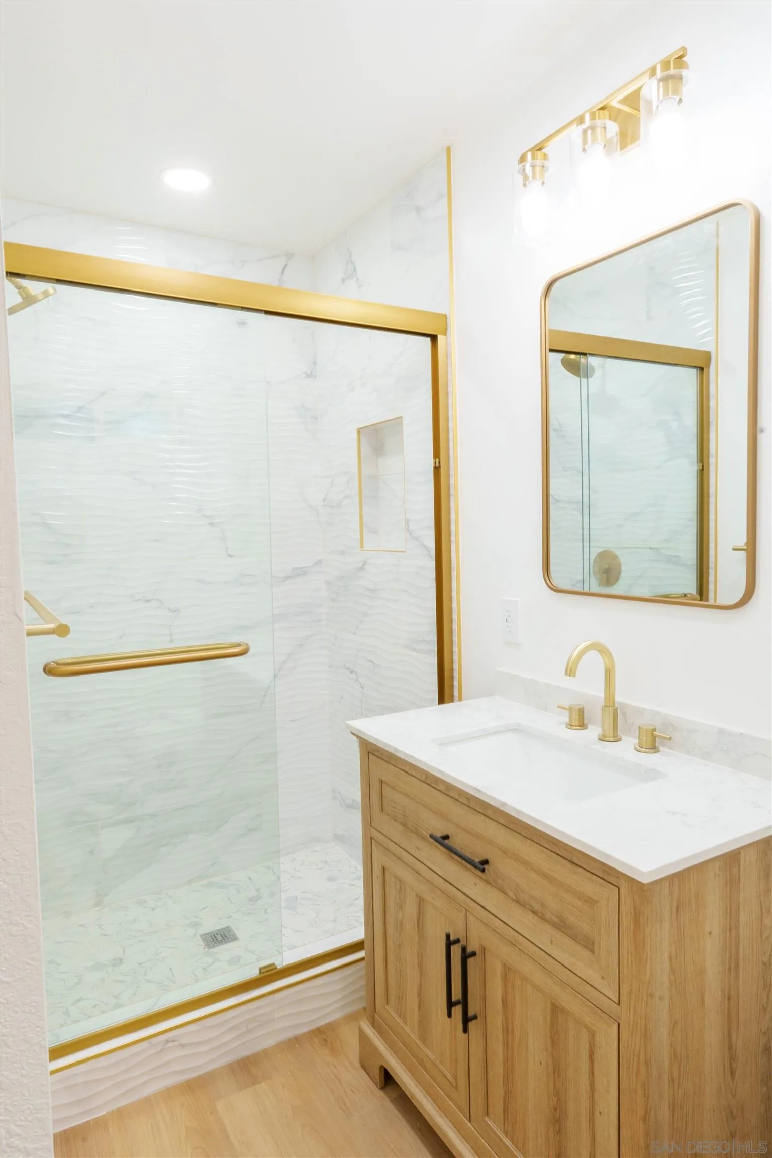 https://cdn.realtyfeed.com/cdn/127/260016313/f65df17cda42e62e6ba78a4de3dac590.webp