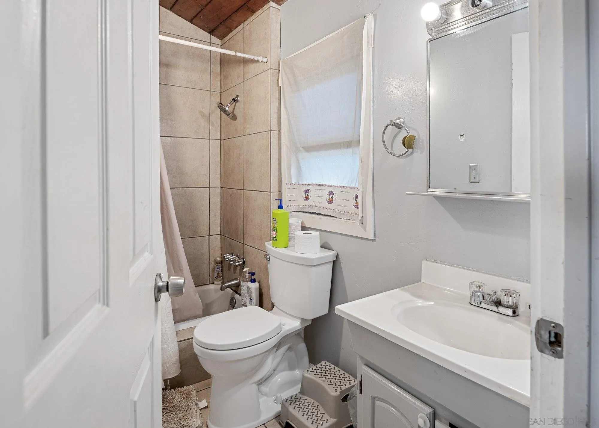 https://cdn.realtyfeed.com/cdn/127/260016315/43ad0bf8b5526958d318cad917004836.webp