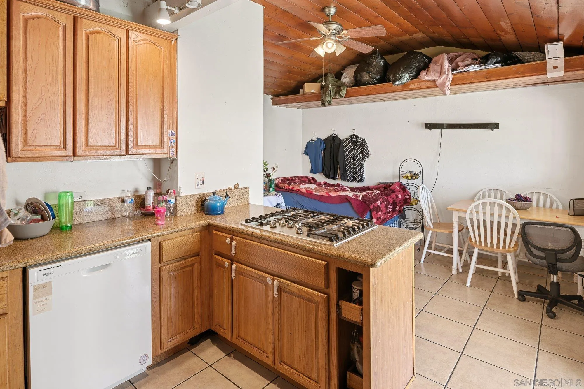 https://cdn.realtyfeed.com/cdn/127/260016315/b8050af5121200d935385426b09bd45b.webp