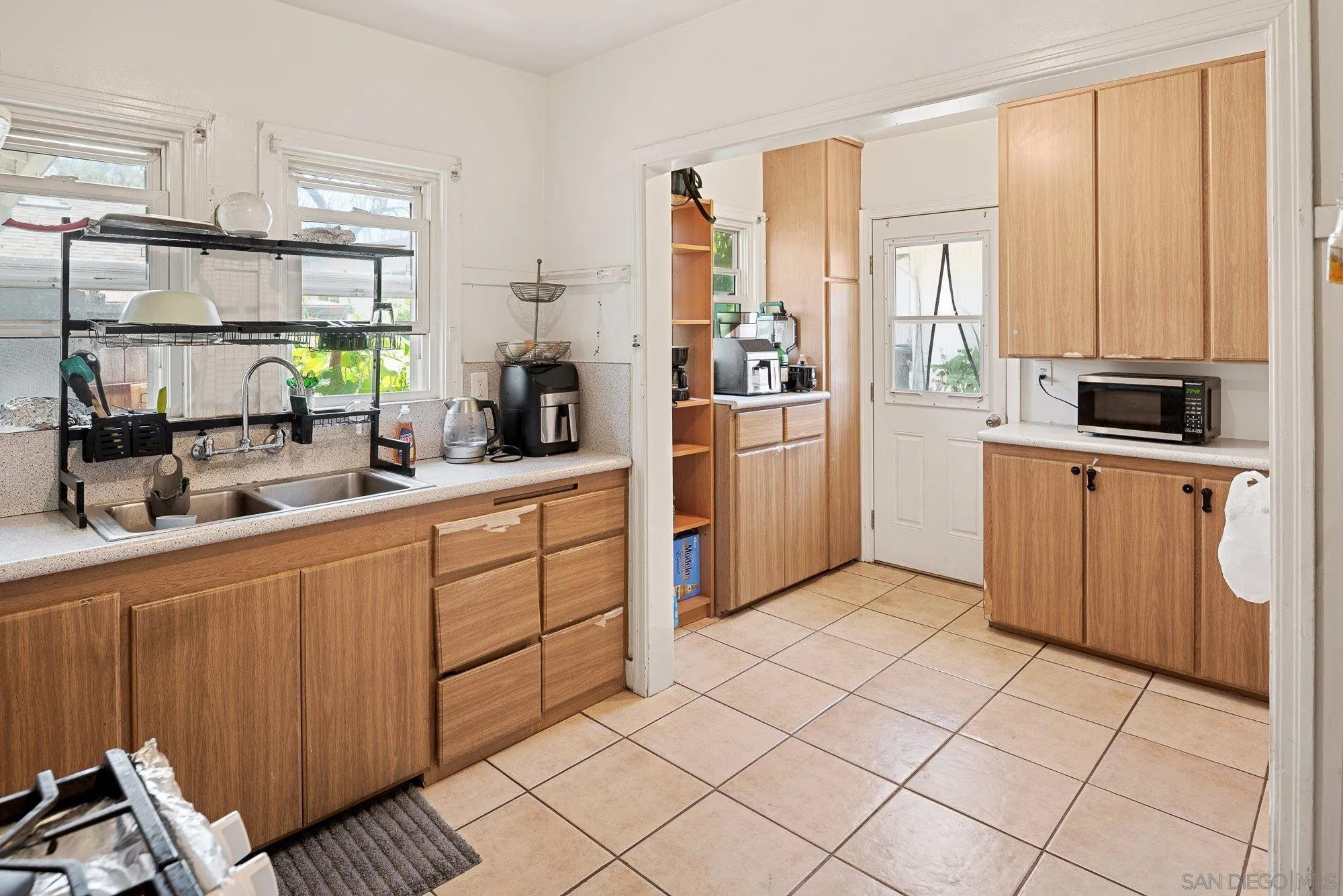 https://cdn.realtyfeed.com/cdn/127/260016315/c378af98d94bcc085084f1c524274f4a.webp
