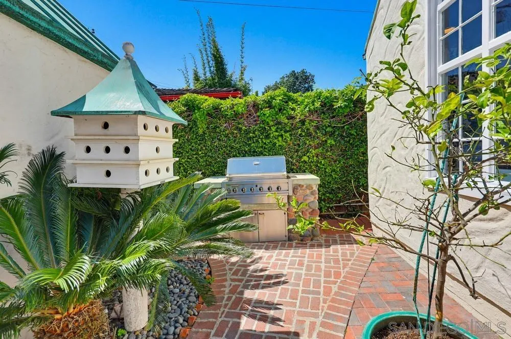 https://cdn.realtyfeed.com/cdn/127/260016321/3e40e8384f22aff5c0239c78997f49b4.webp