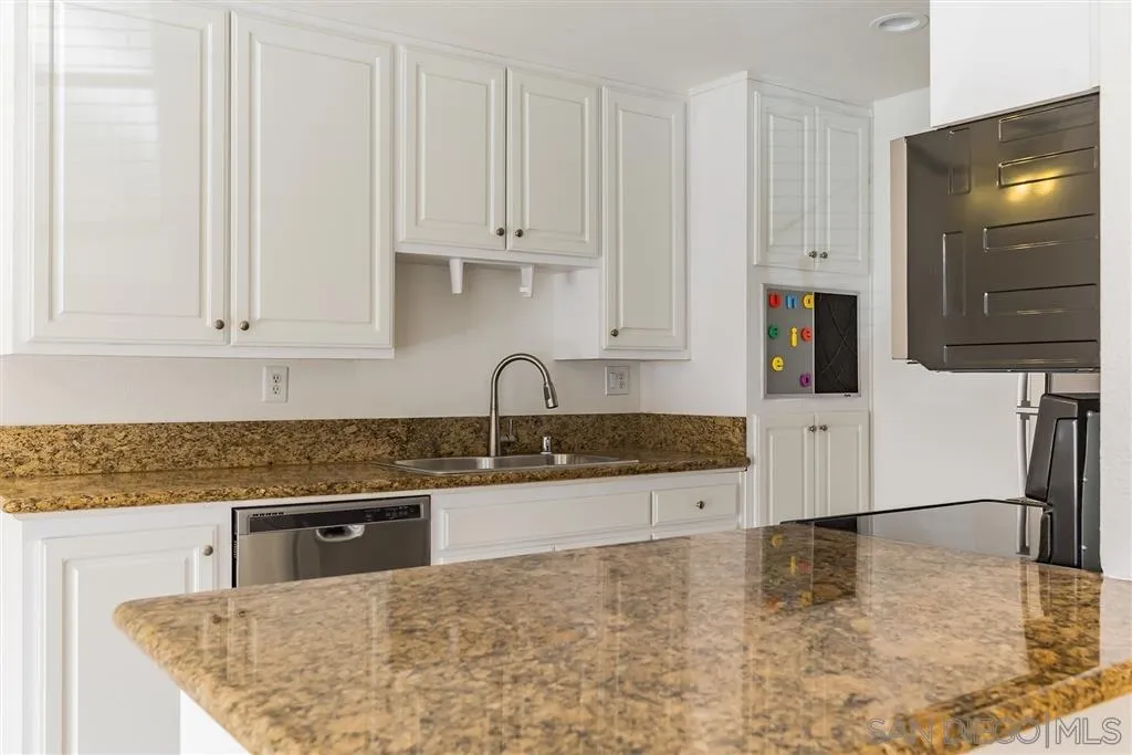 5025 Collwood Way Unit 18, San Diego, CA 92115 - Photo 3 of 15, San Diego, CA