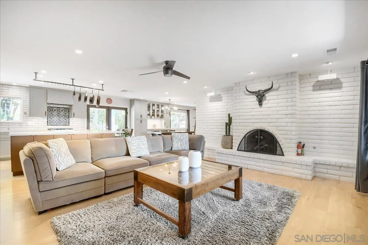 10162 Sierra Madre Rd, Spring Valley, CA 91977 - Photo 5 of 36, Spring Valley, CA