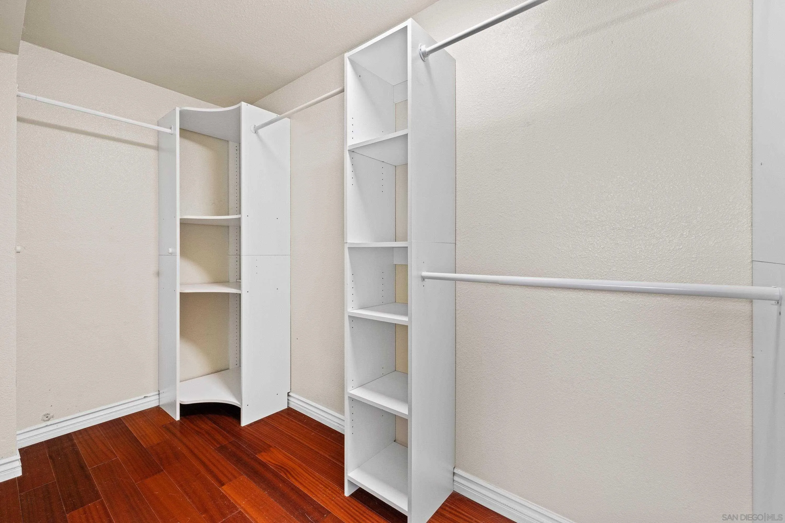 https://cdn.realtyfeed.com/cdn/127/260016335/3cb5de84d4c58ab6813778b422fc78c1.webp