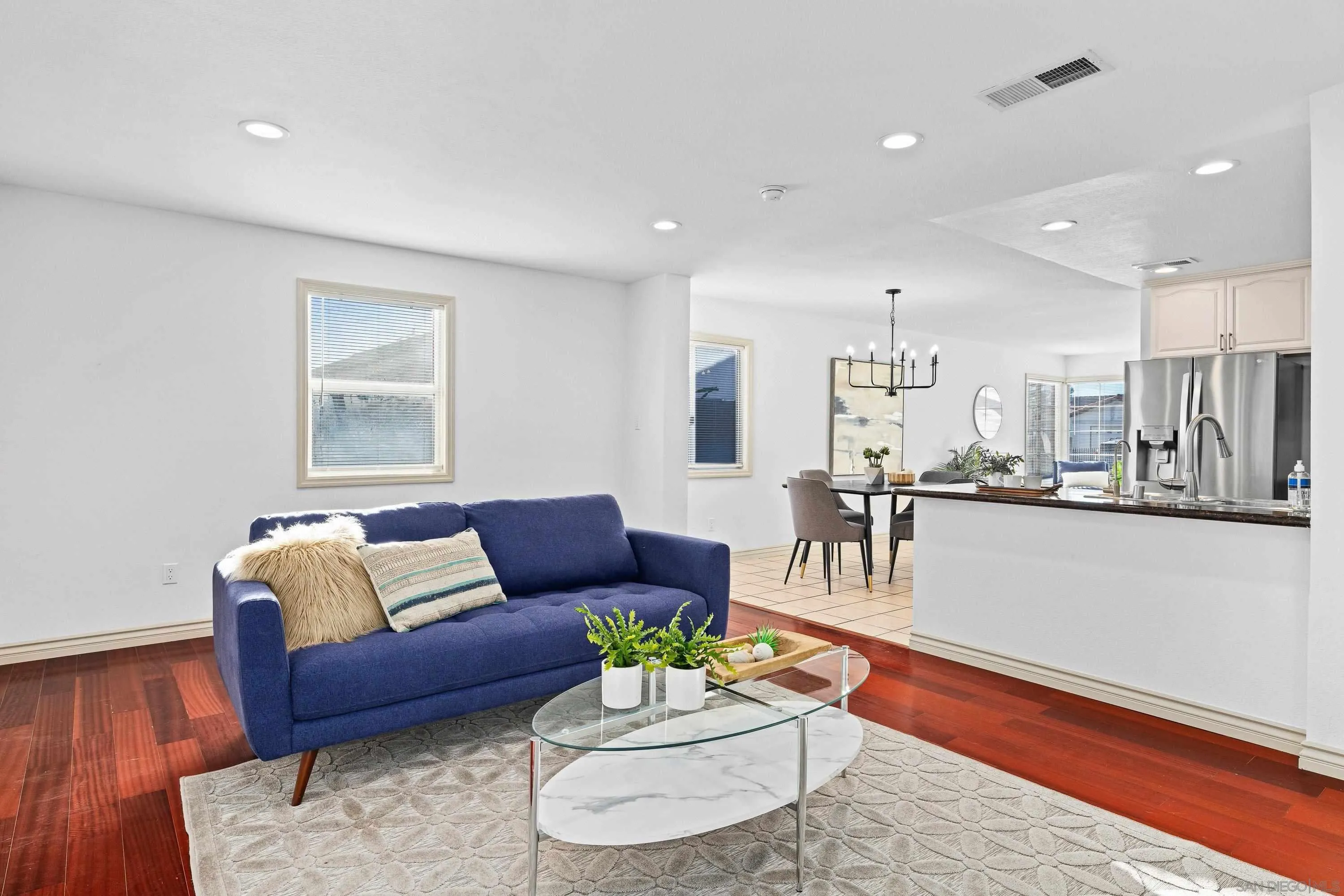 https://cdn.realtyfeed.com/cdn/127/260016335/6e325b510c94b481988d41c8920ec796.webp