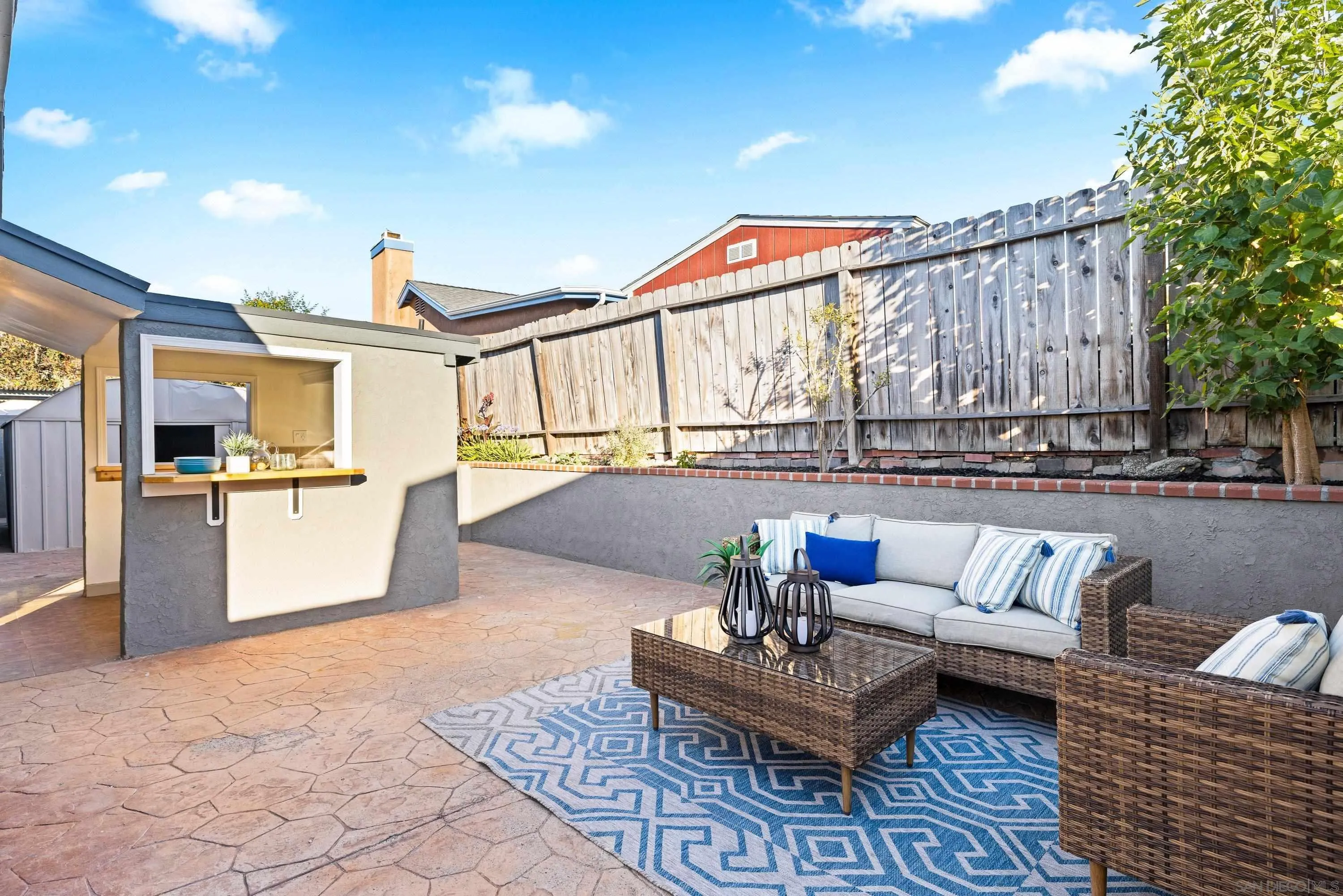 https://cdn.realtyfeed.com/cdn/127/260016335/a5fabeddcdd29cf66a16fe613786fa6c.webp