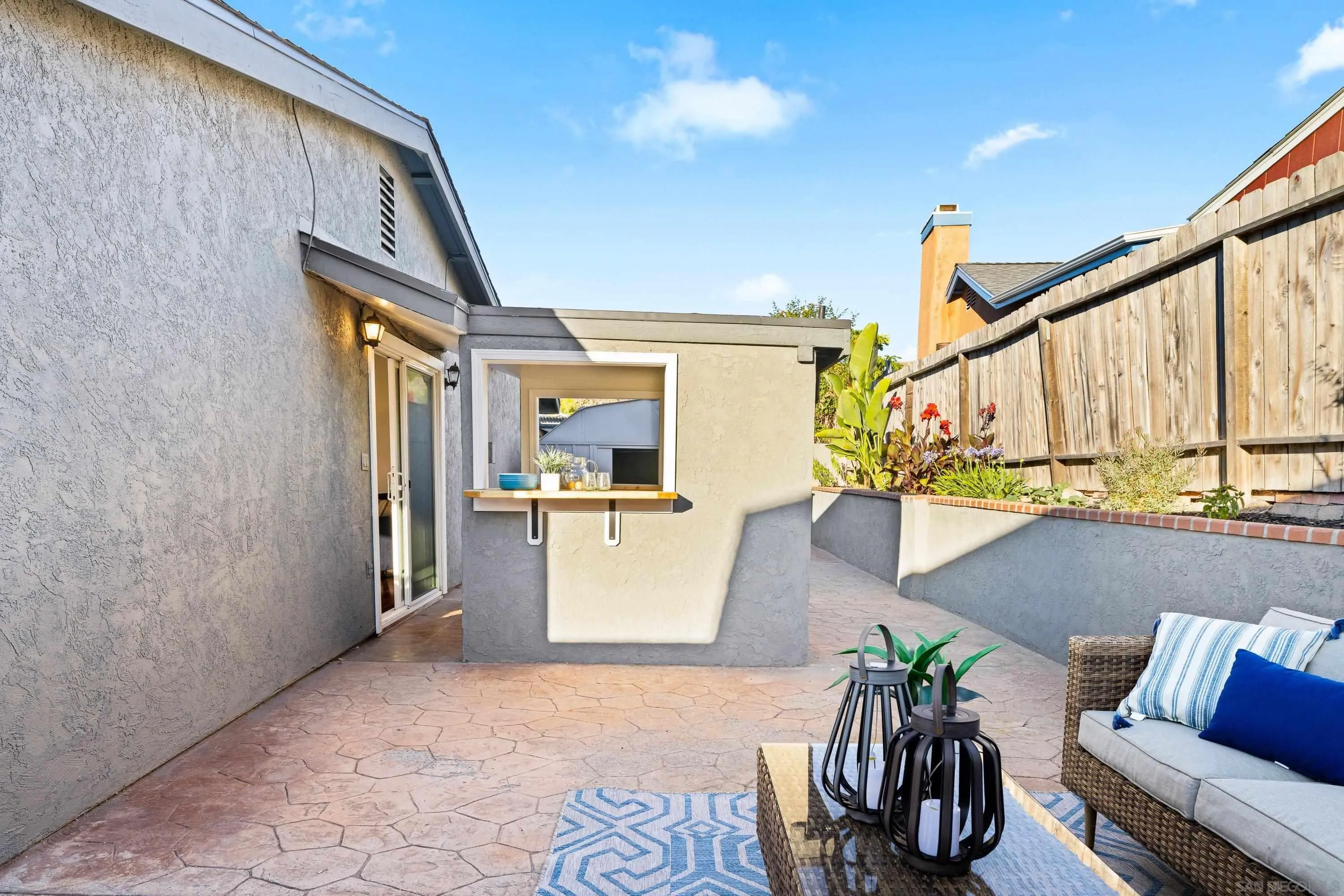 https://cdn.realtyfeed.com/cdn/127/260016335/c24878f2df3a4f173827d16ec4de1975.webp