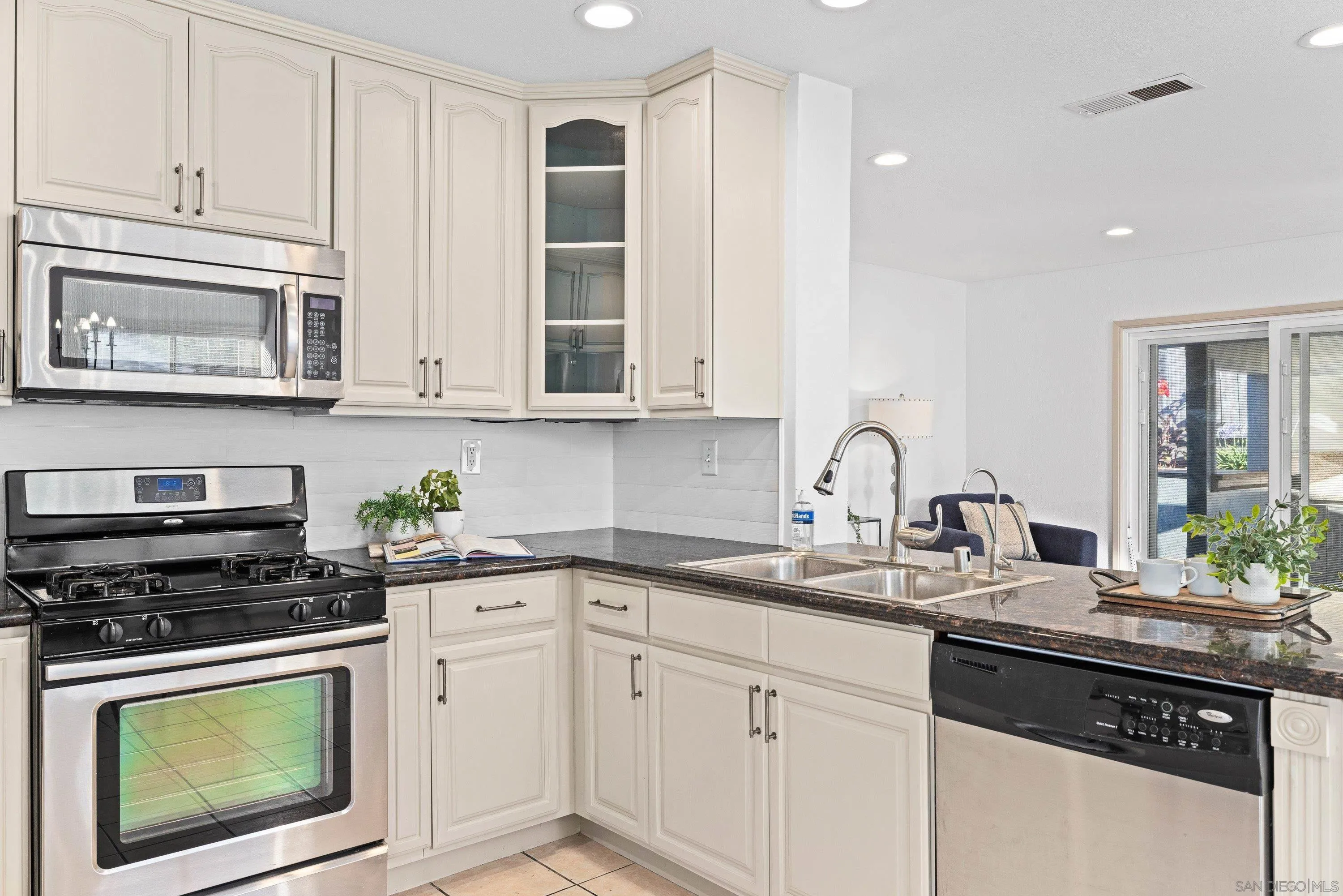 https://cdn.realtyfeed.com/cdn/127/260016335/c8fe5aeaec467cb834c6825ed9631629.webp