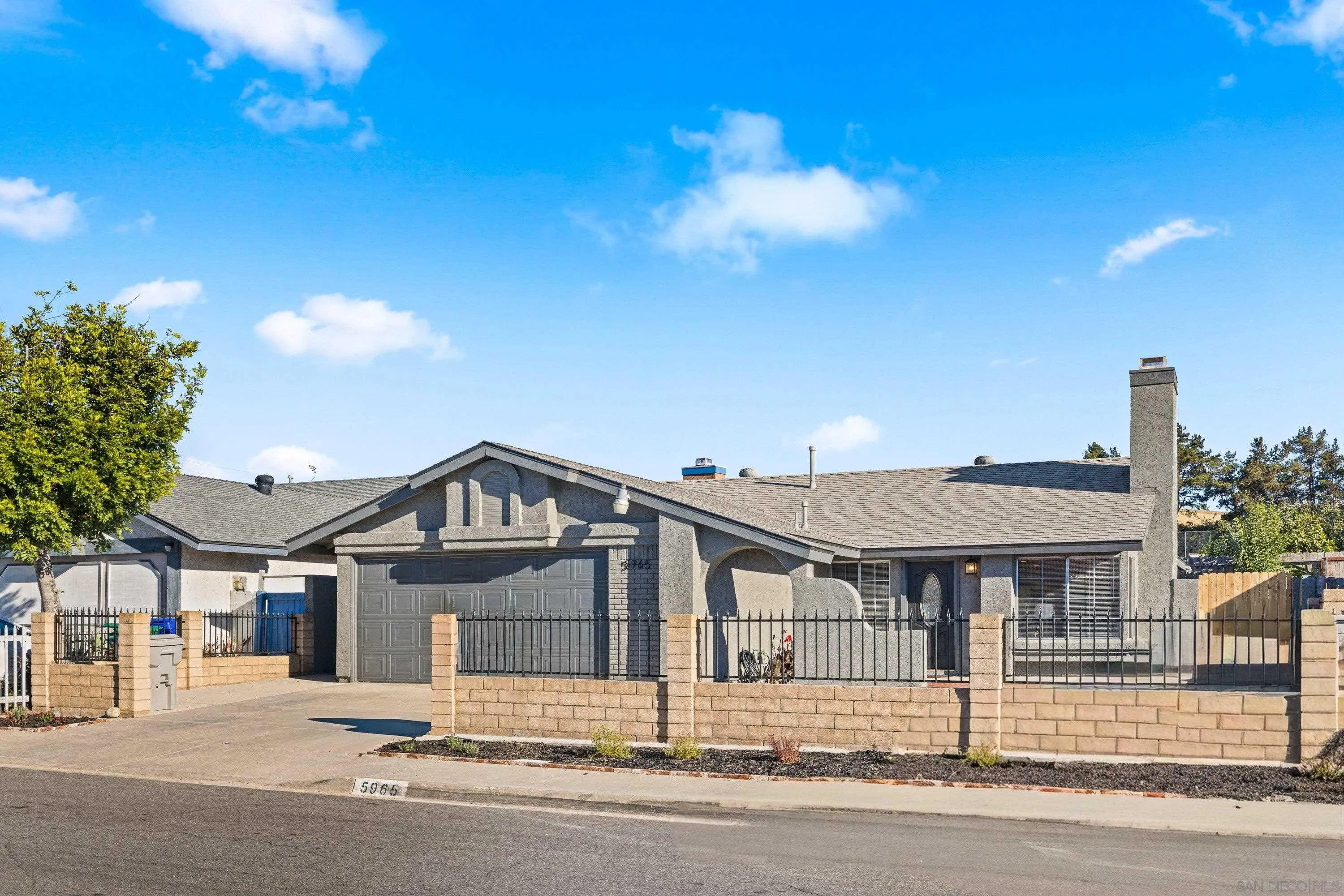 https://cdn.realtyfeed.com/cdn/127/260016335/e815001ead4fa59d7b01a306757f41eb.webp