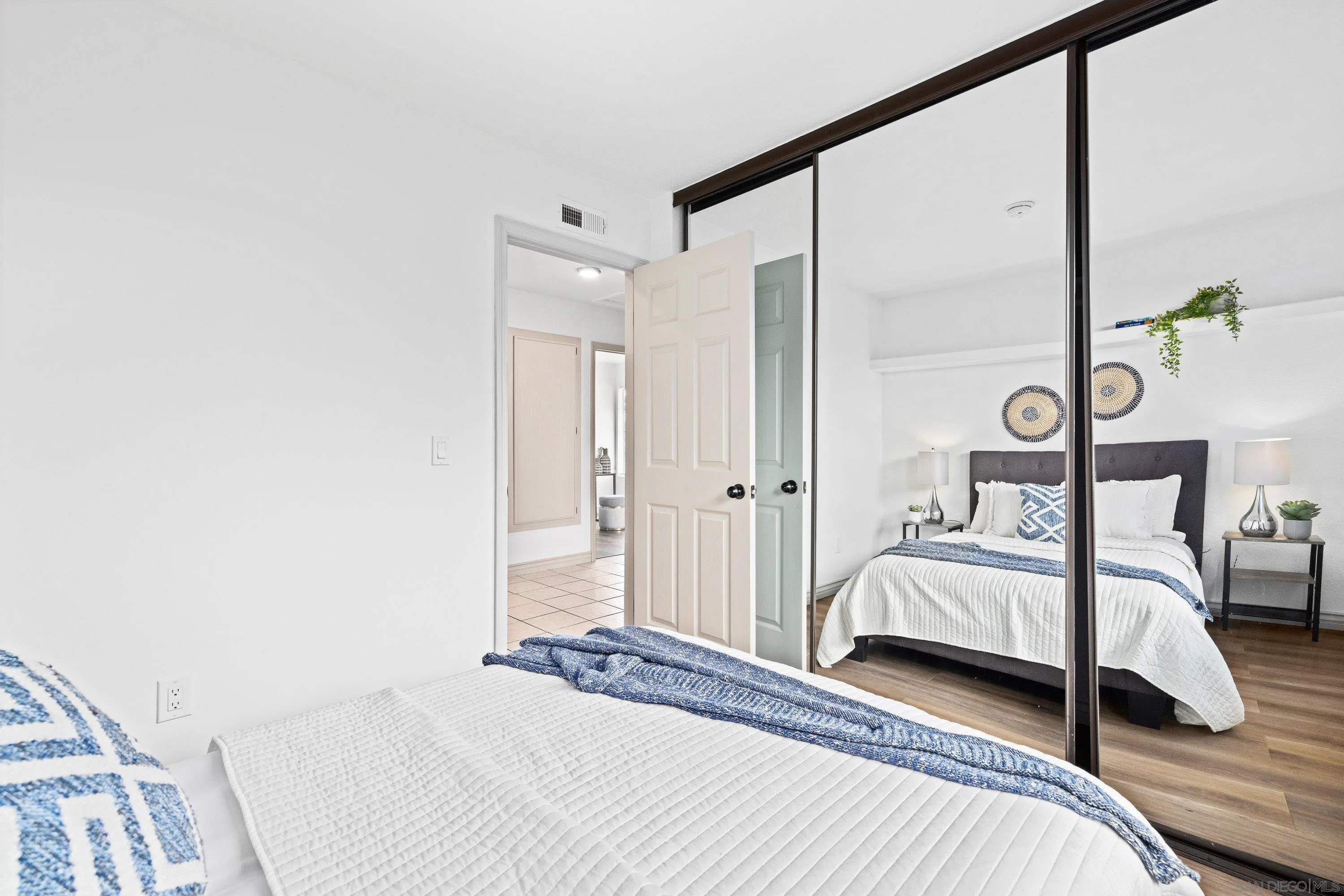 https://cdn.realtyfeed.com/cdn/127/260016335/e8dd510801dfab5c49526dddf6102037.webp